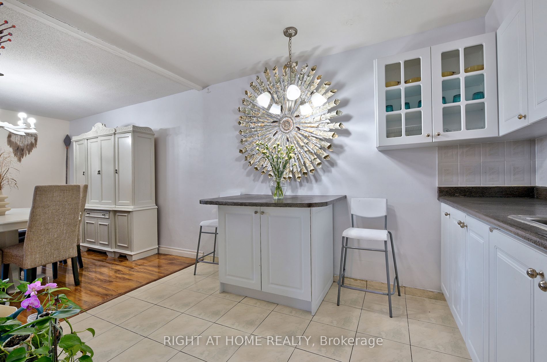 625 The West Mall 21 Property Photo 7