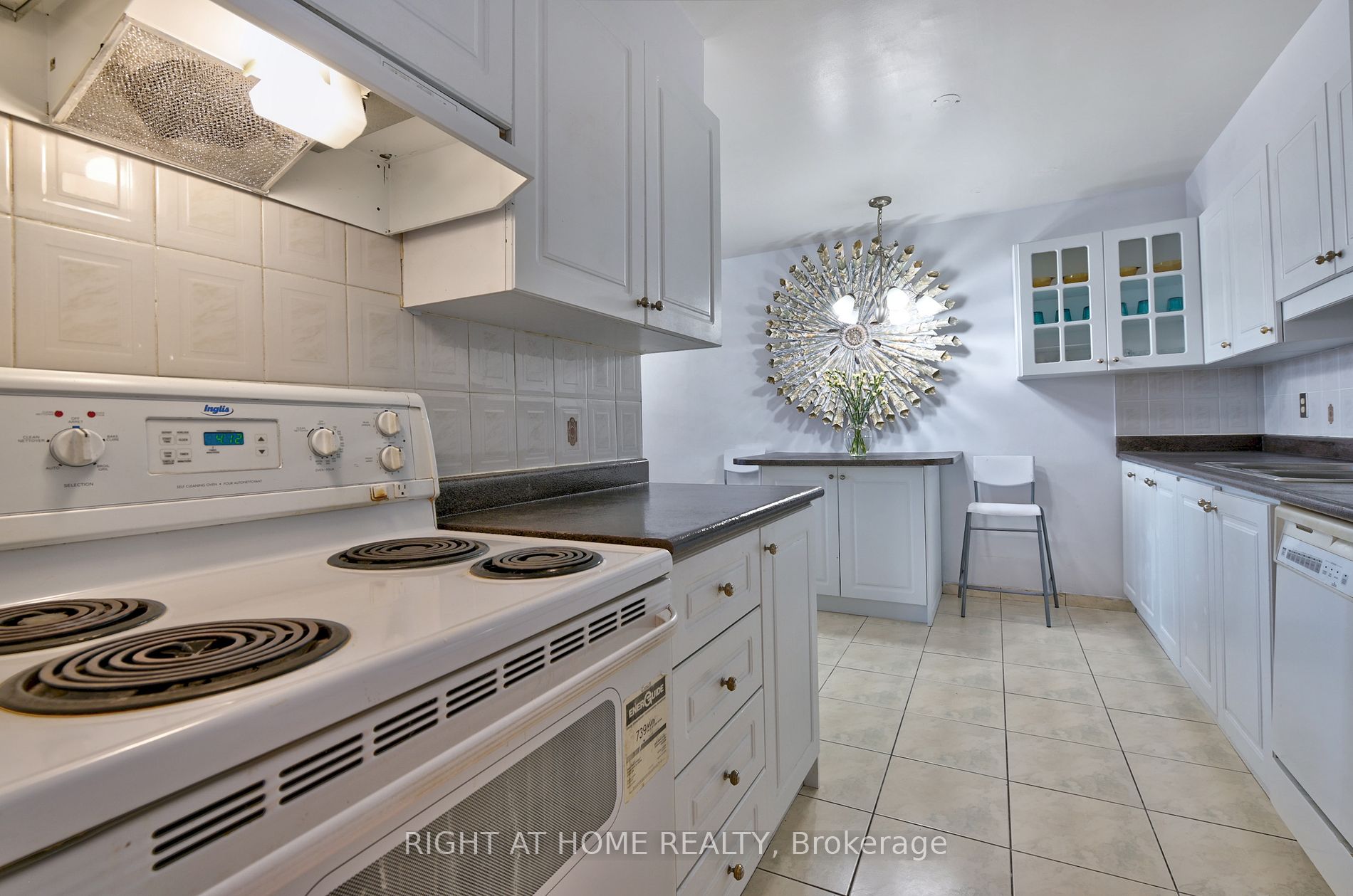 625 The West Mall 21 Property Photo 9