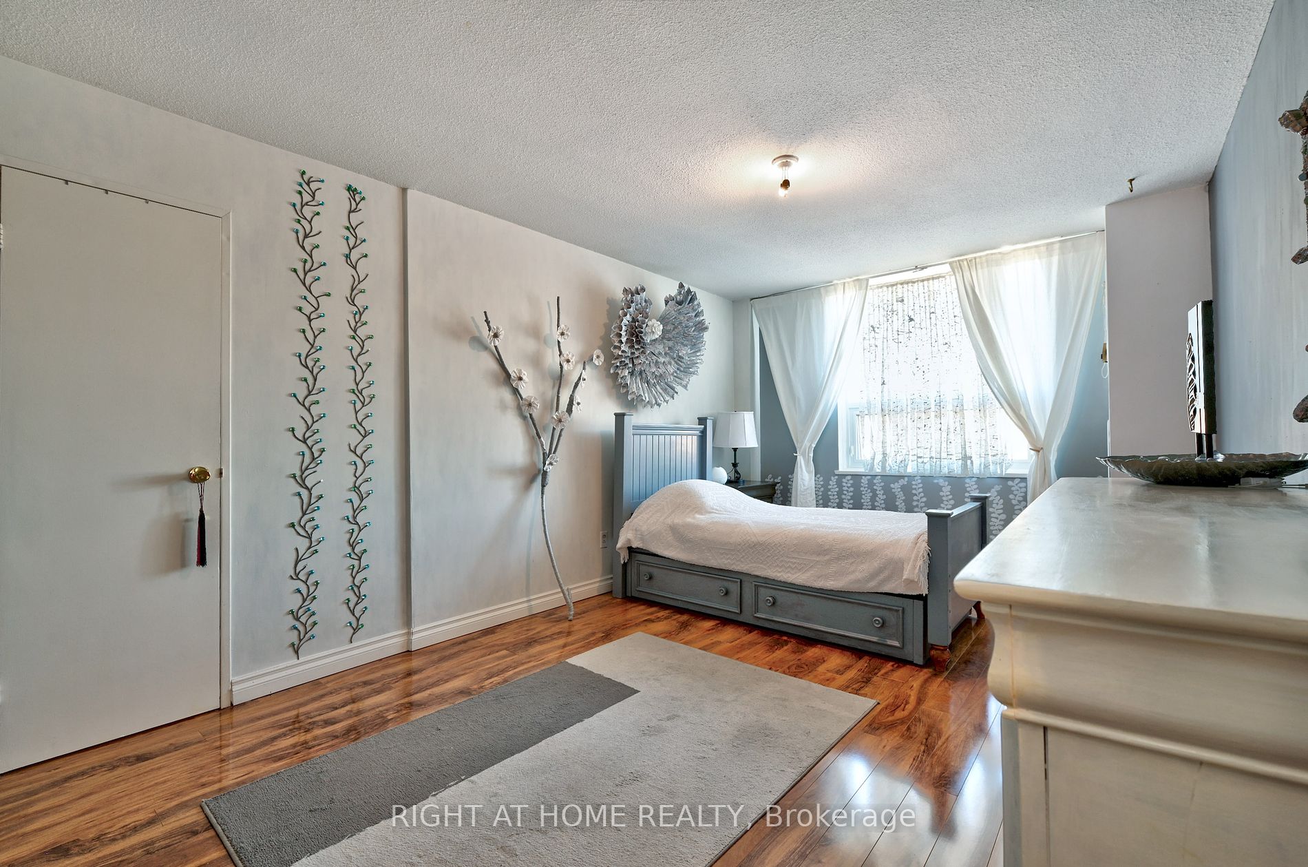 625 The West Mall 21 Property Photo 13