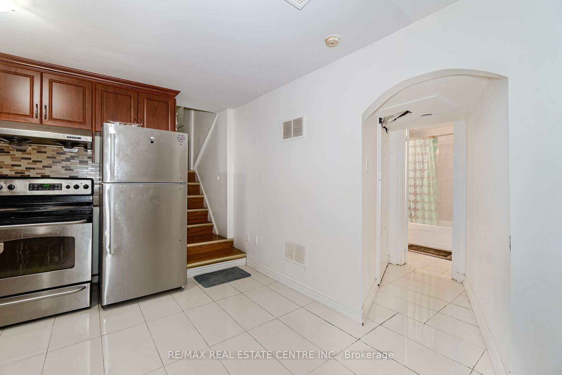 36 Judith Cres Property Photo 33