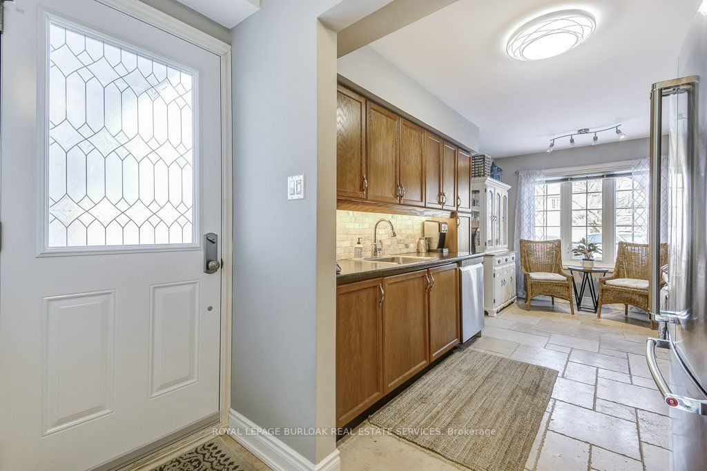 2110 Cleaver Ave 9 Property Photo 3