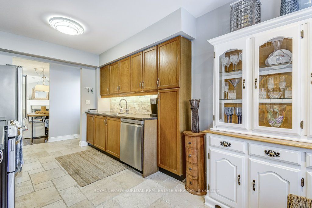 2110 Cleaver Ave 9 Property Photo 7
