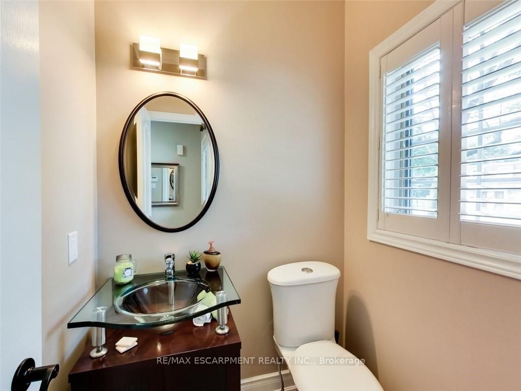1019 North Shore Blvd E 15 Property Photo 8