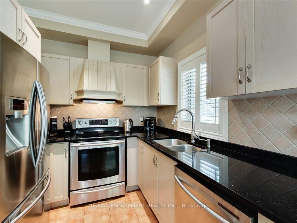1019 North Shore Blvd E 15 Property Photo 19