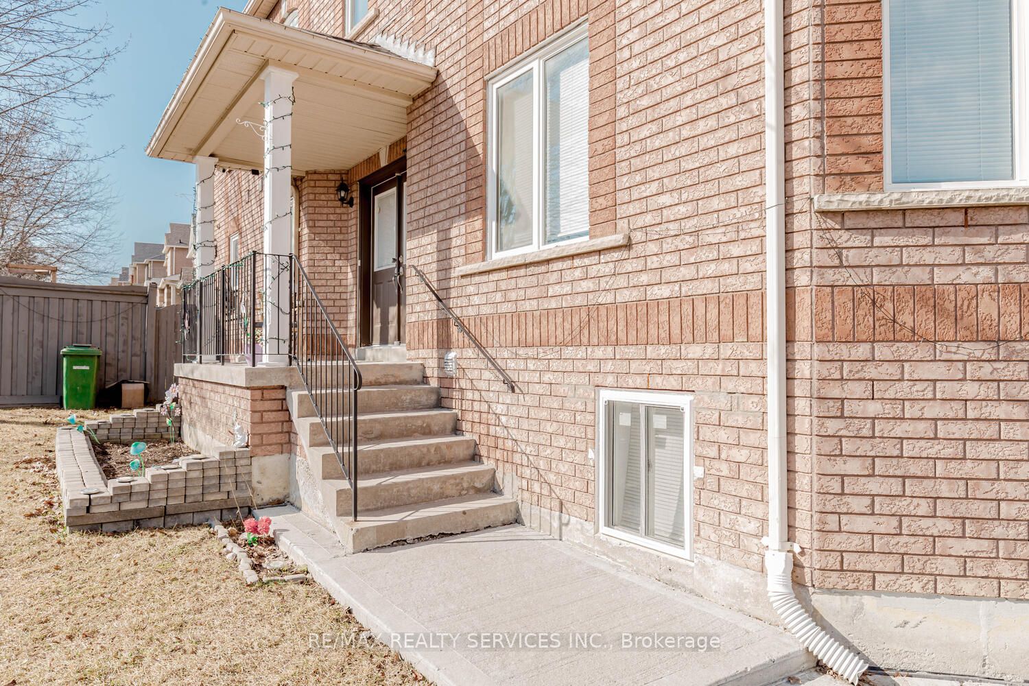 40 Manorwood Crt Property Photo 2