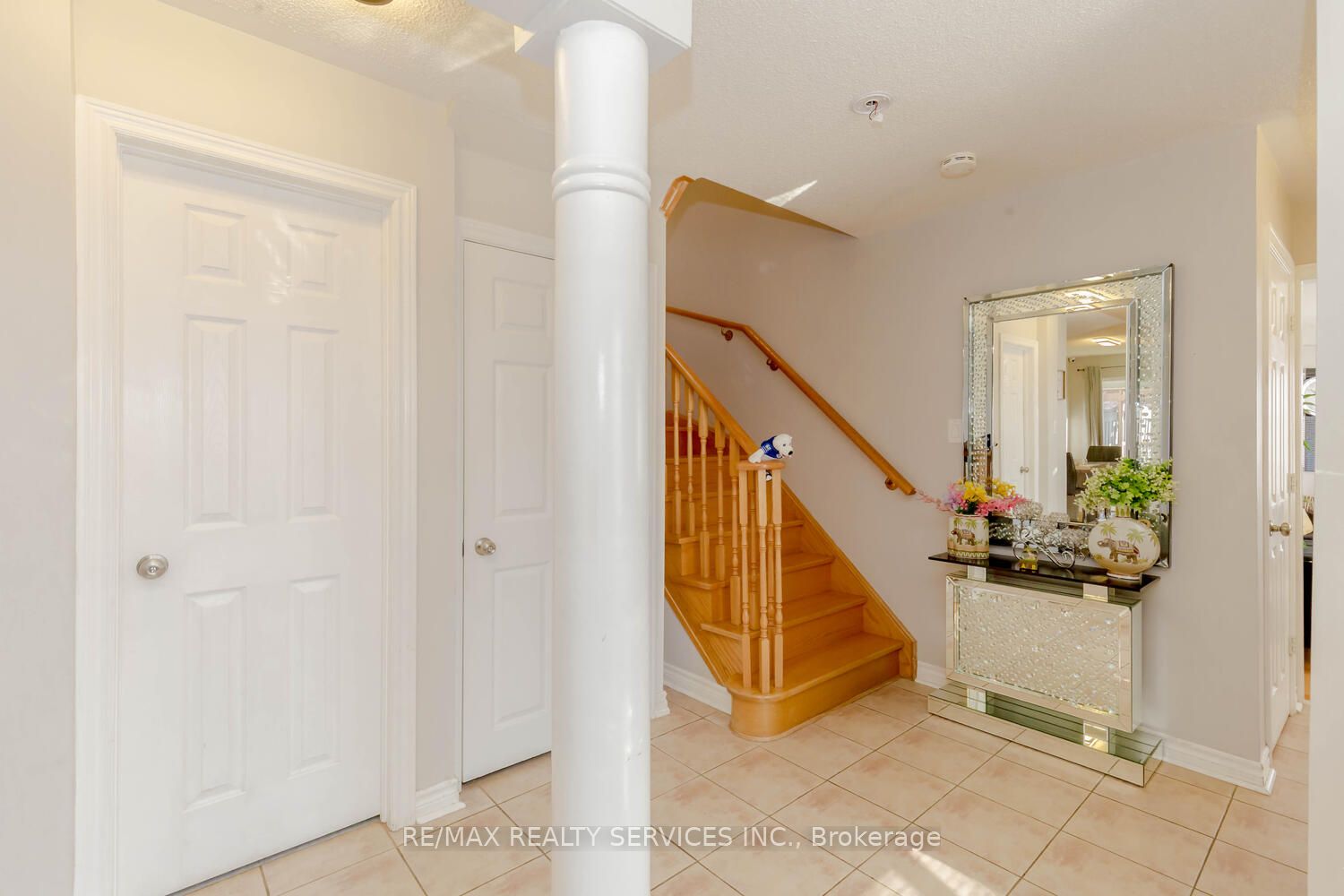 40 Manorwood Crt Property Photo 8