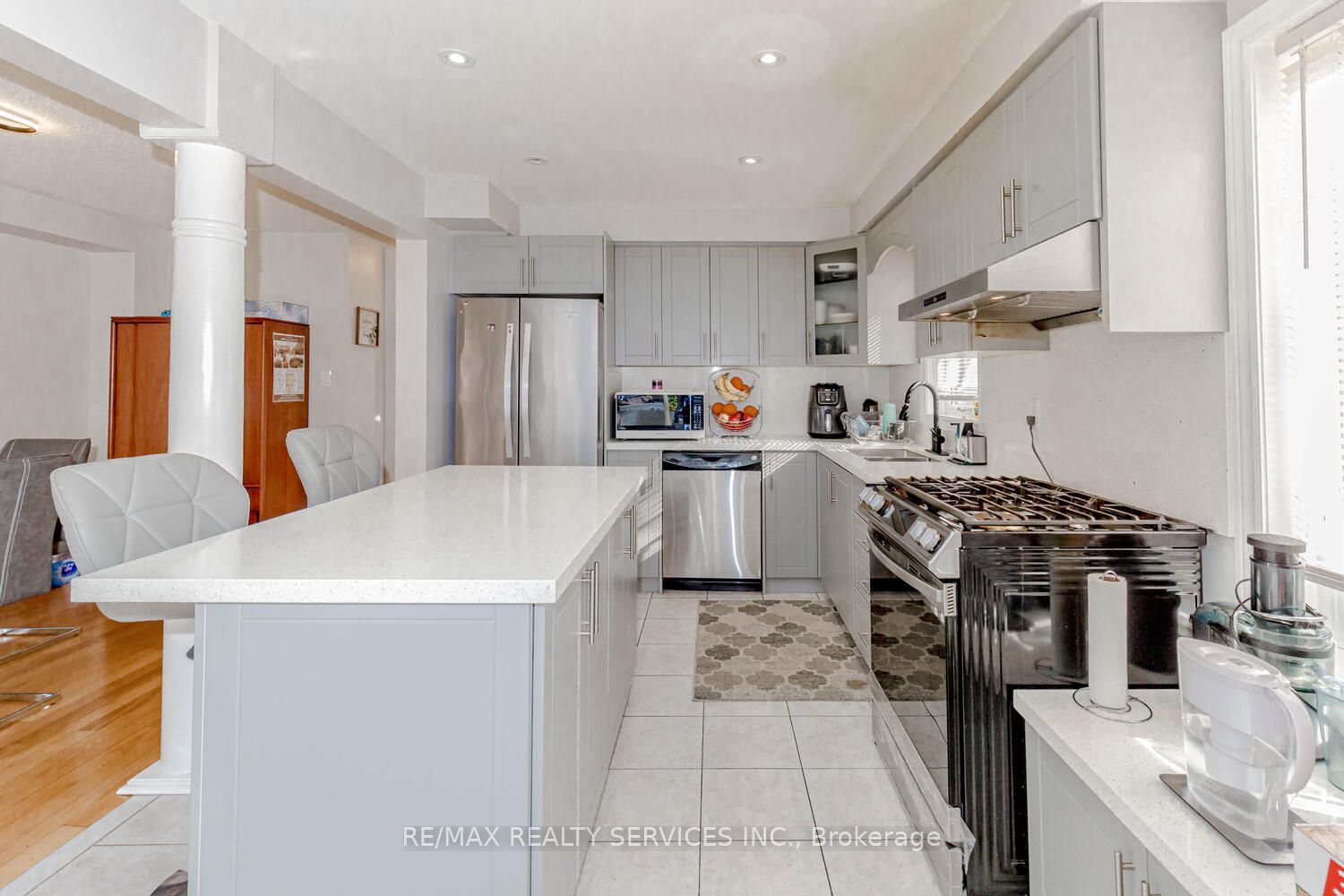 40 Manorwood Crt Property Photo 11