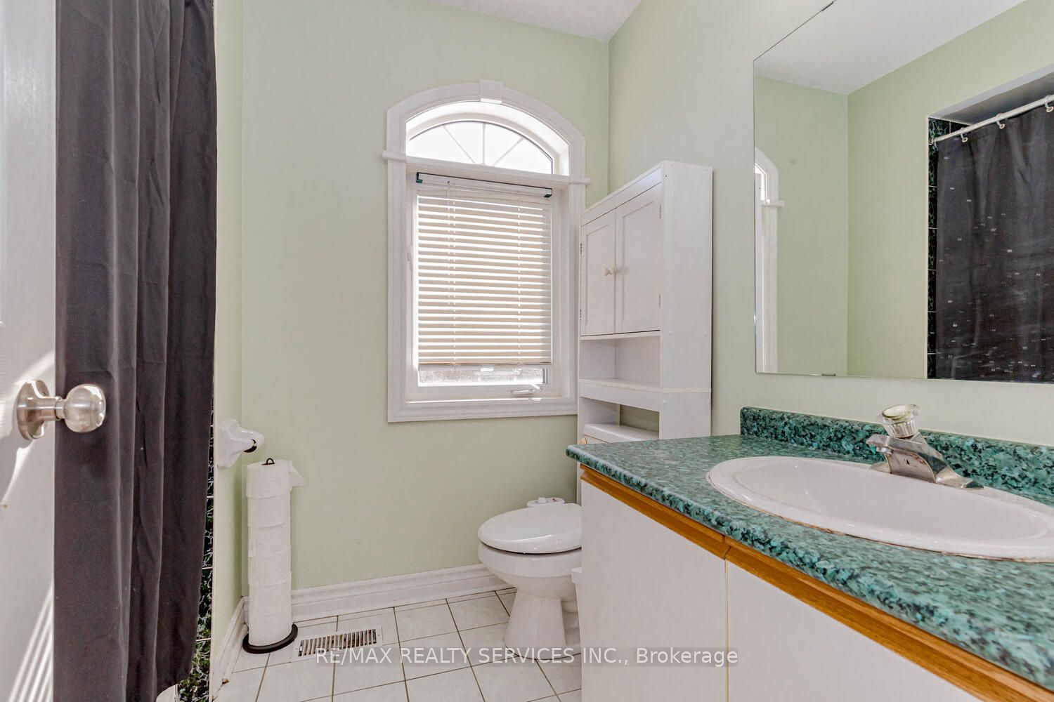 40 Manorwood Crt Property Photo 27