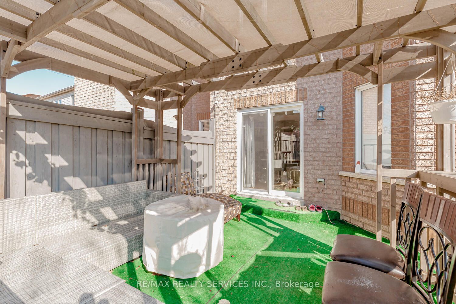40 Manorwood Crt Property Photo 37