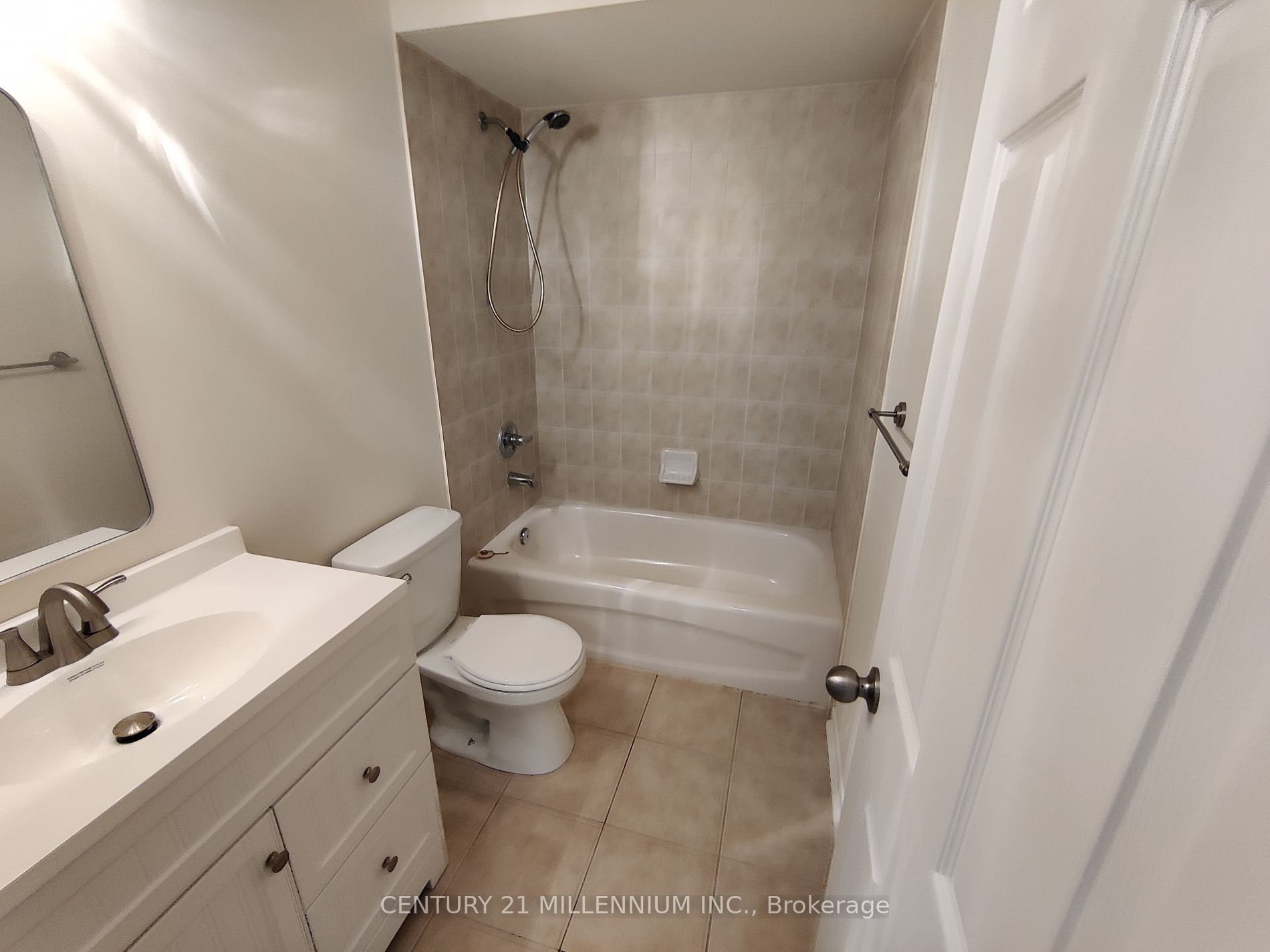 221 Twelfth St 76 Property Photo 16