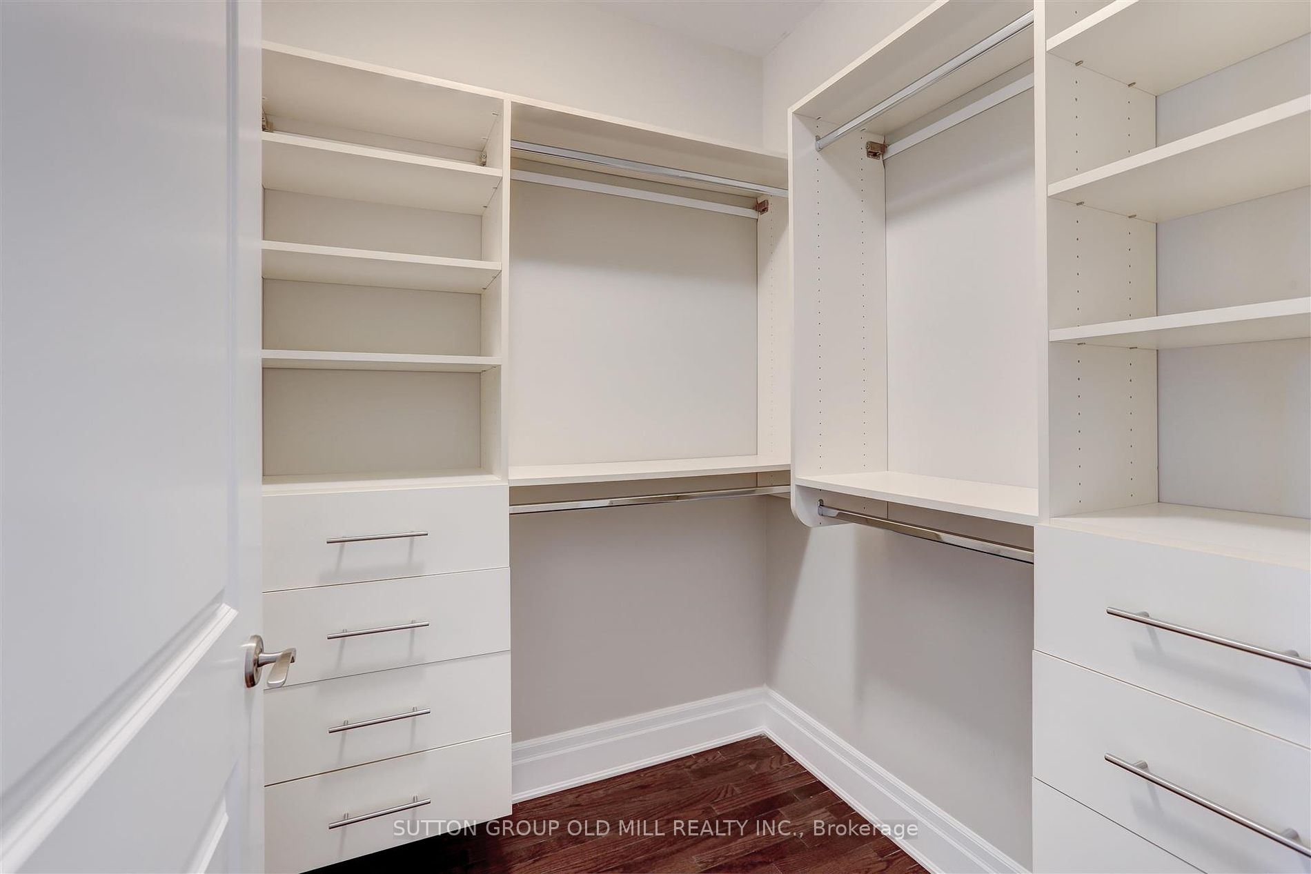 9 Burnhamthorpe Cres 101 Property Photo 21
