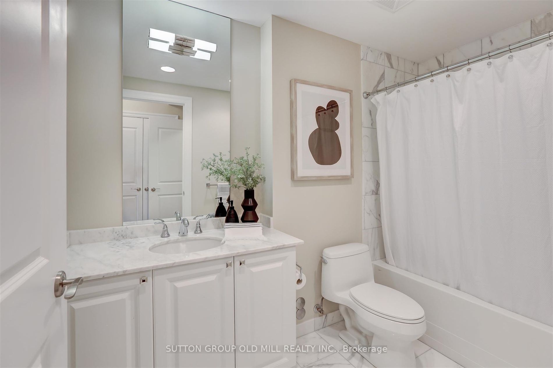 9 Burnhamthorpe Cres 101 Property Photo 22