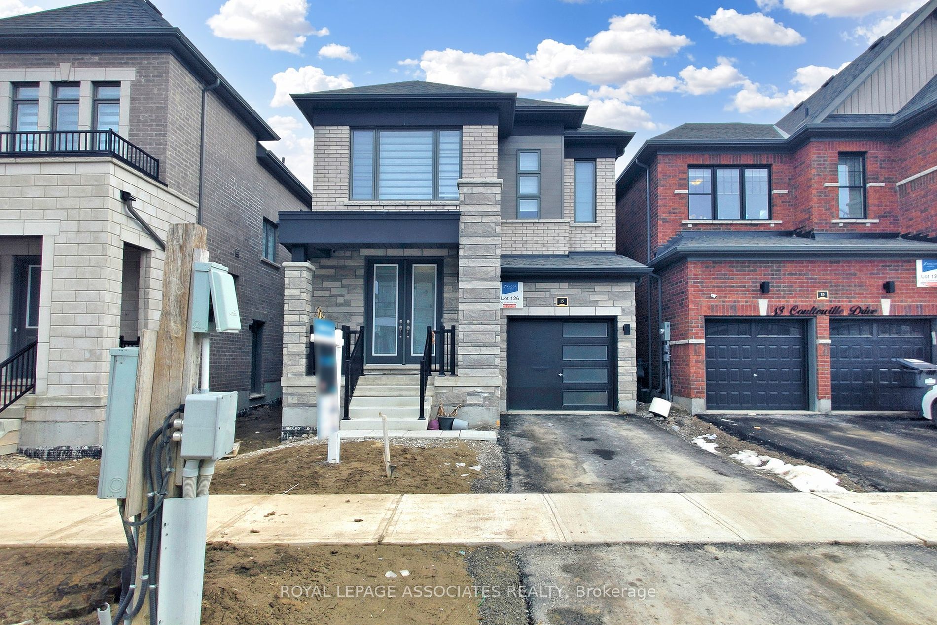 15 Coulterville Dr Property Photo 1