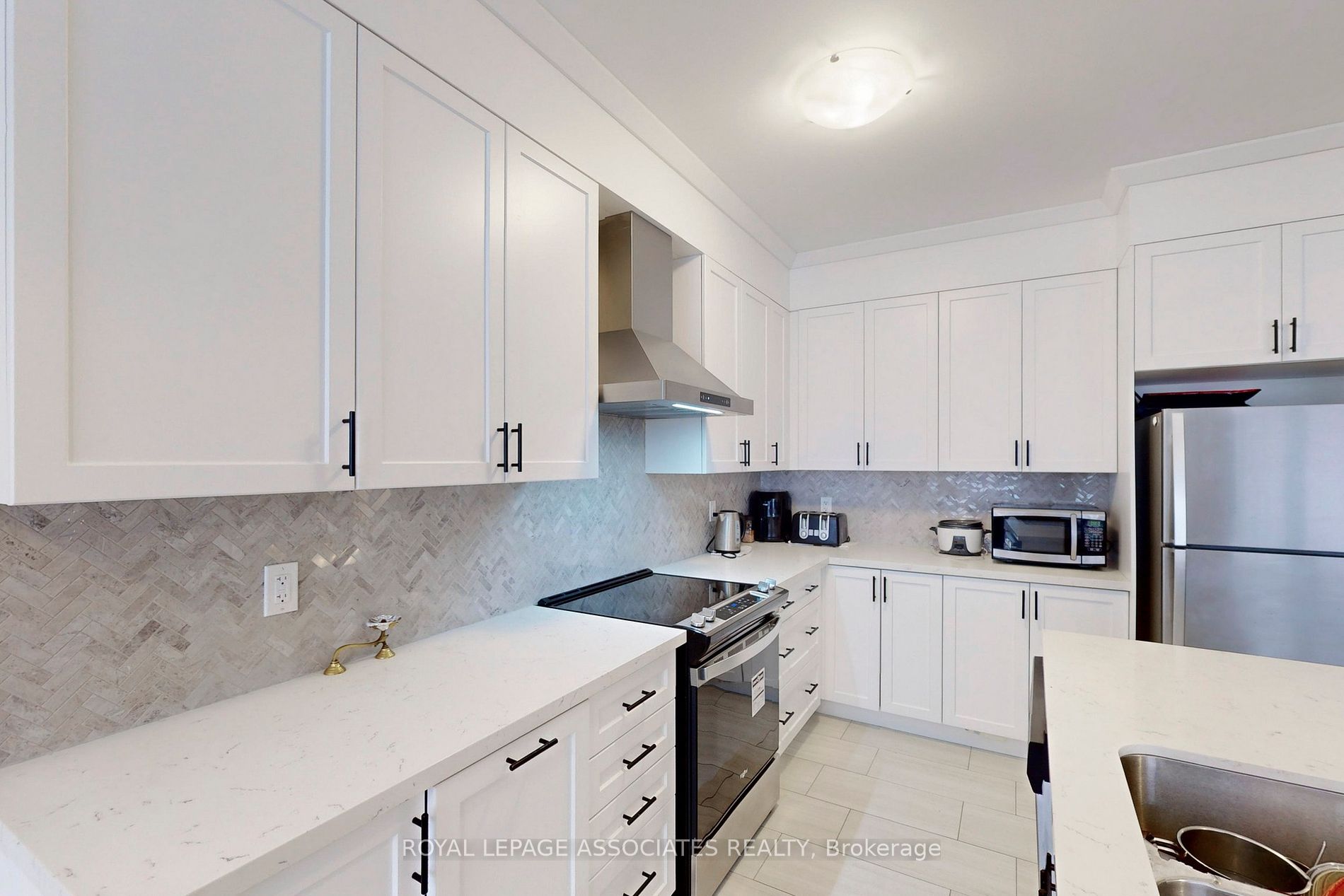 15 Coulterville Dr Property Photo 10