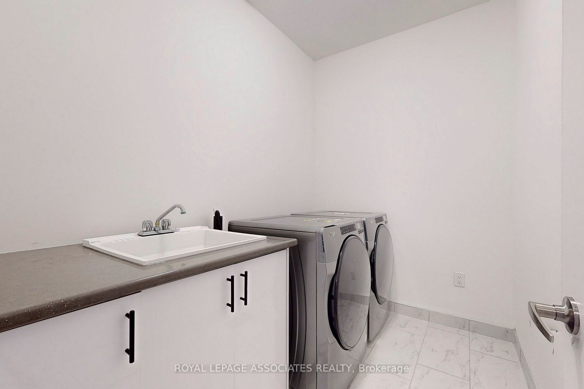 15 Coulterville Dr Property Photo 37