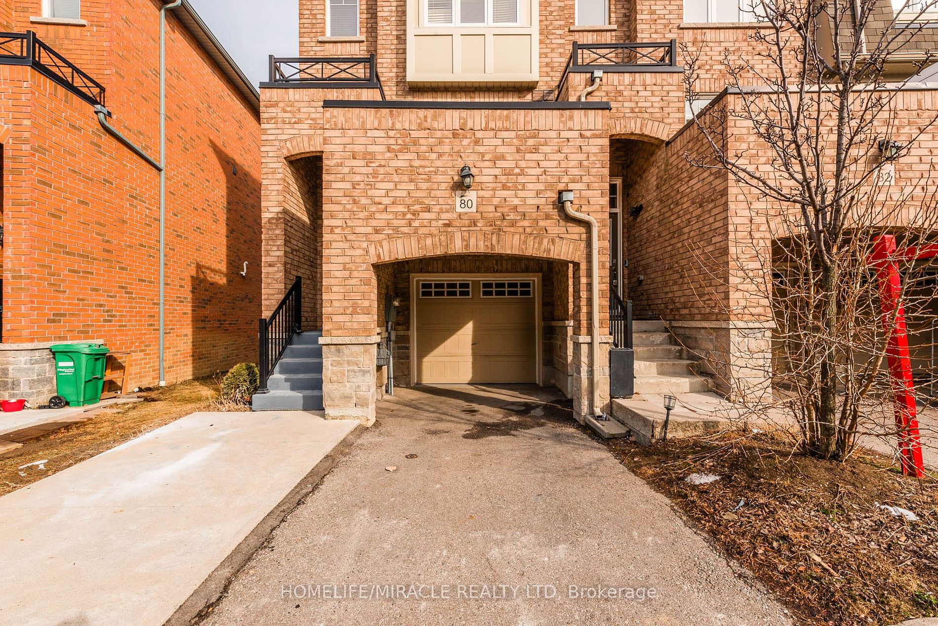 80 Magdalene Cres Property Photo 5