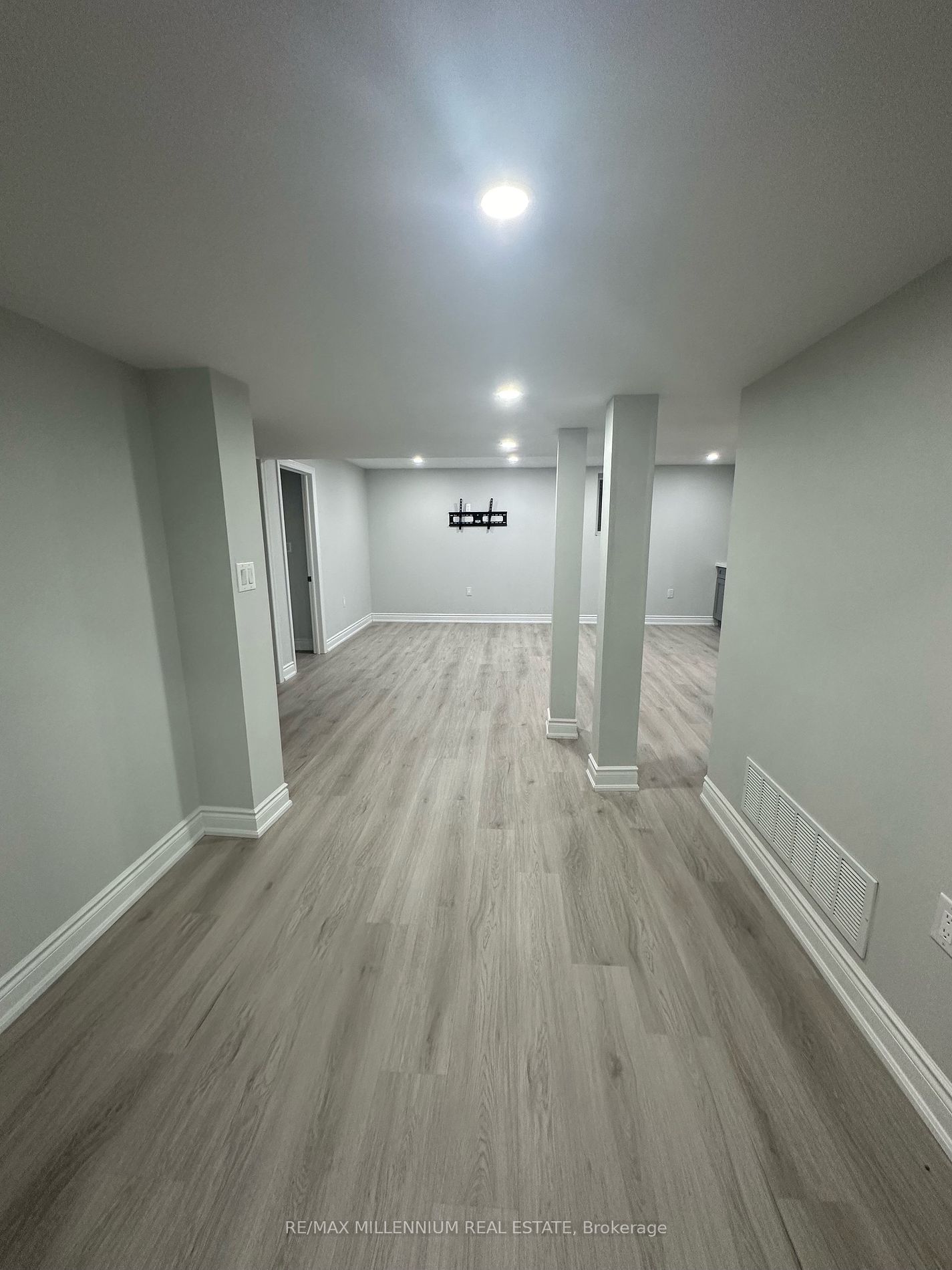 1 Kelman Crt Property Photo 8