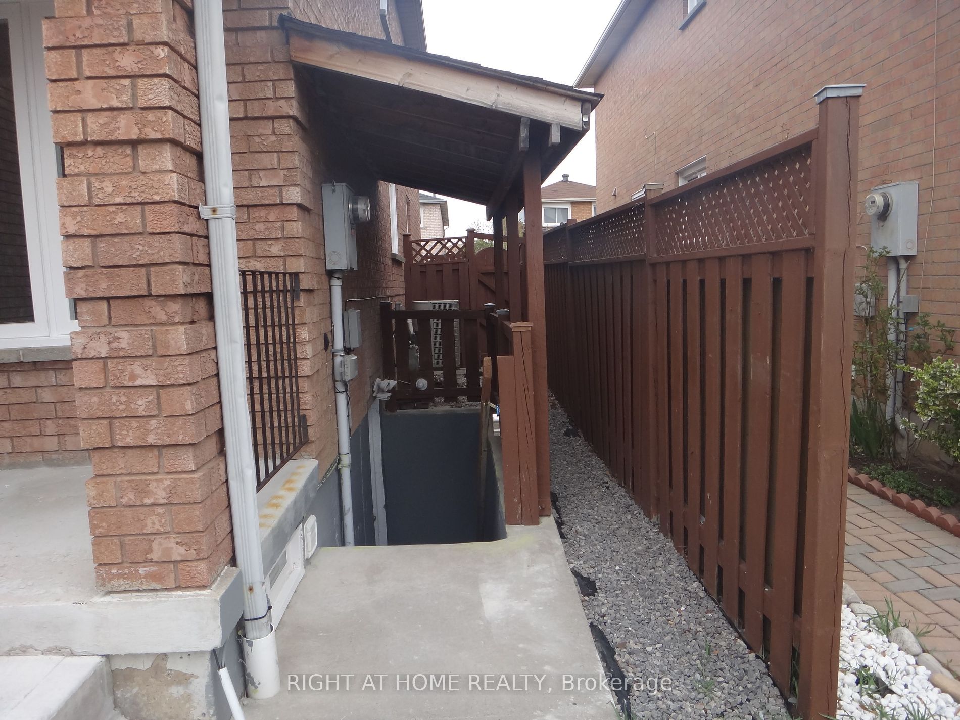 4611 Penhallow Rd Property Photo 2