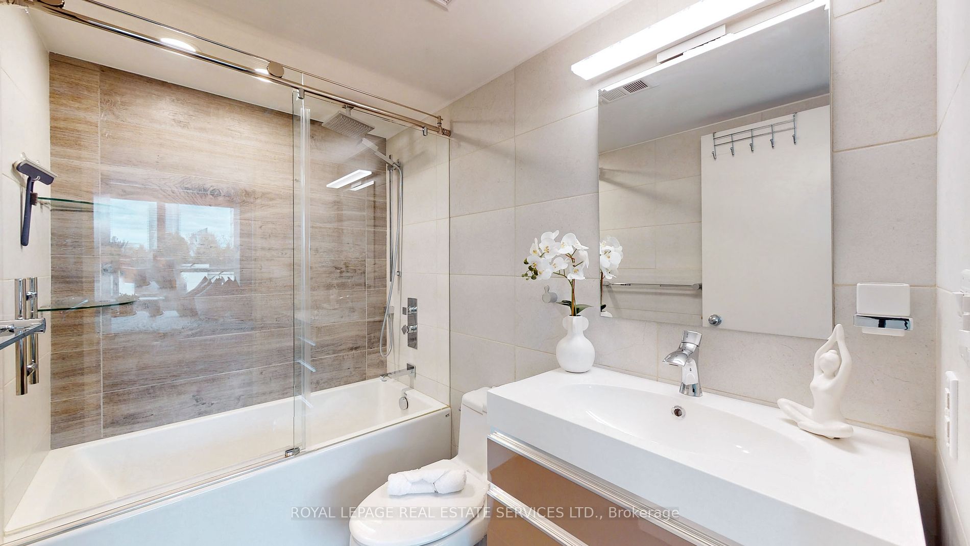 300 Manitoba St S 9 Property Photo 18