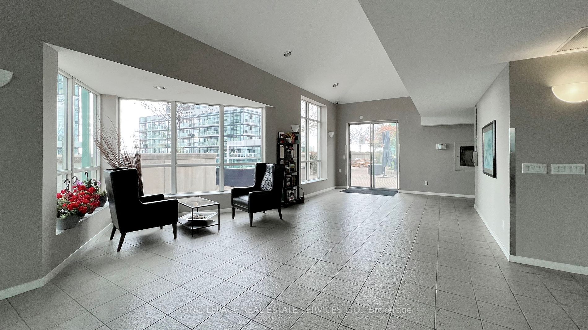 300 Manitoba St S 9 Property Photo 20