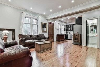 23 + 25 Peter St S Property Photo 3