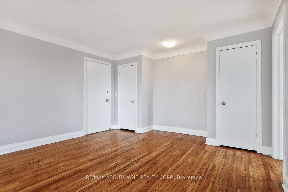1023 Churchill Ave E 5 Property Photo 5