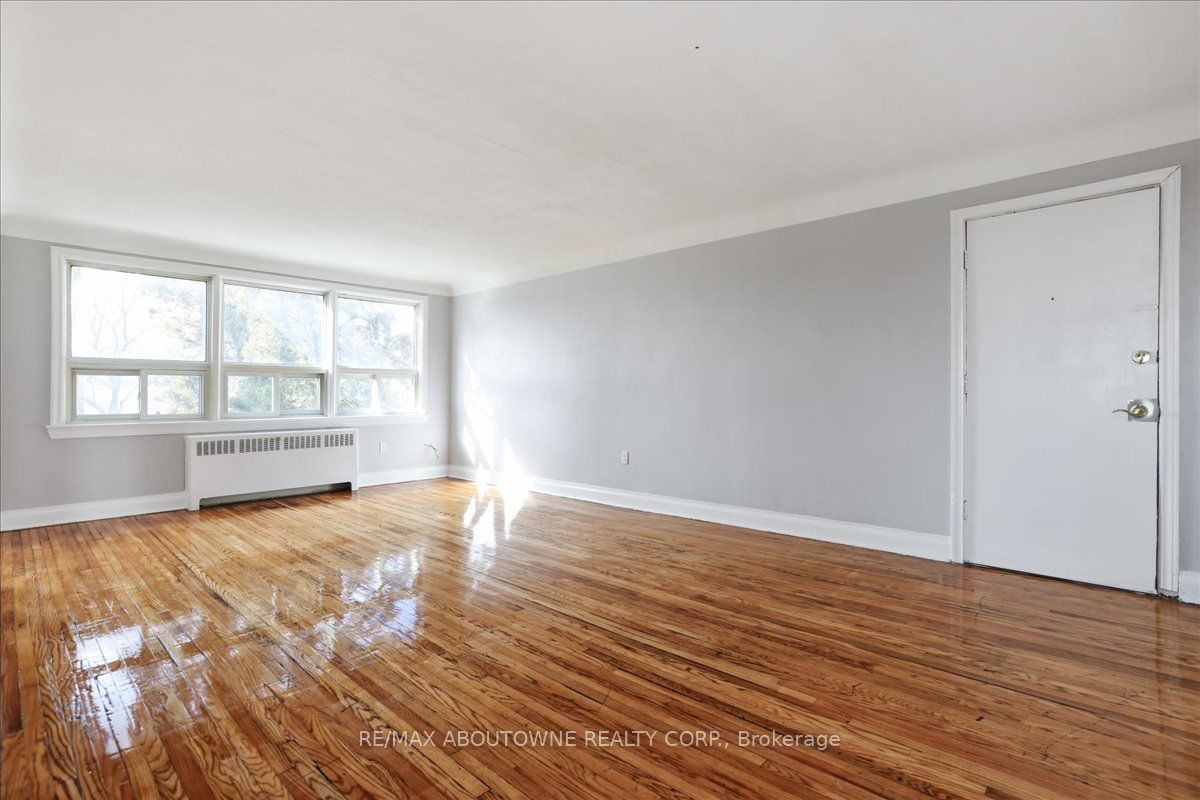 1023 Churchill Ave E 5 Property Photo 7