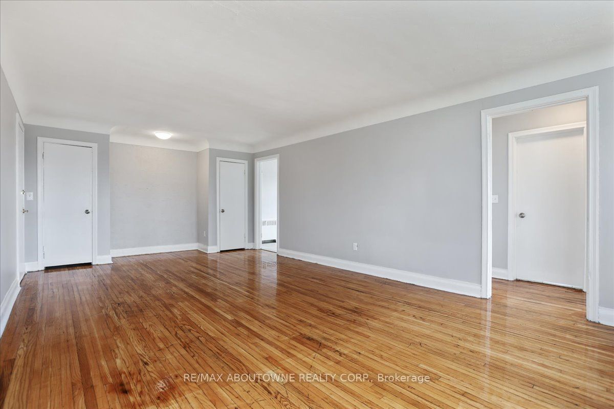 1023 Churchill Ave E 5 Property Photo 10