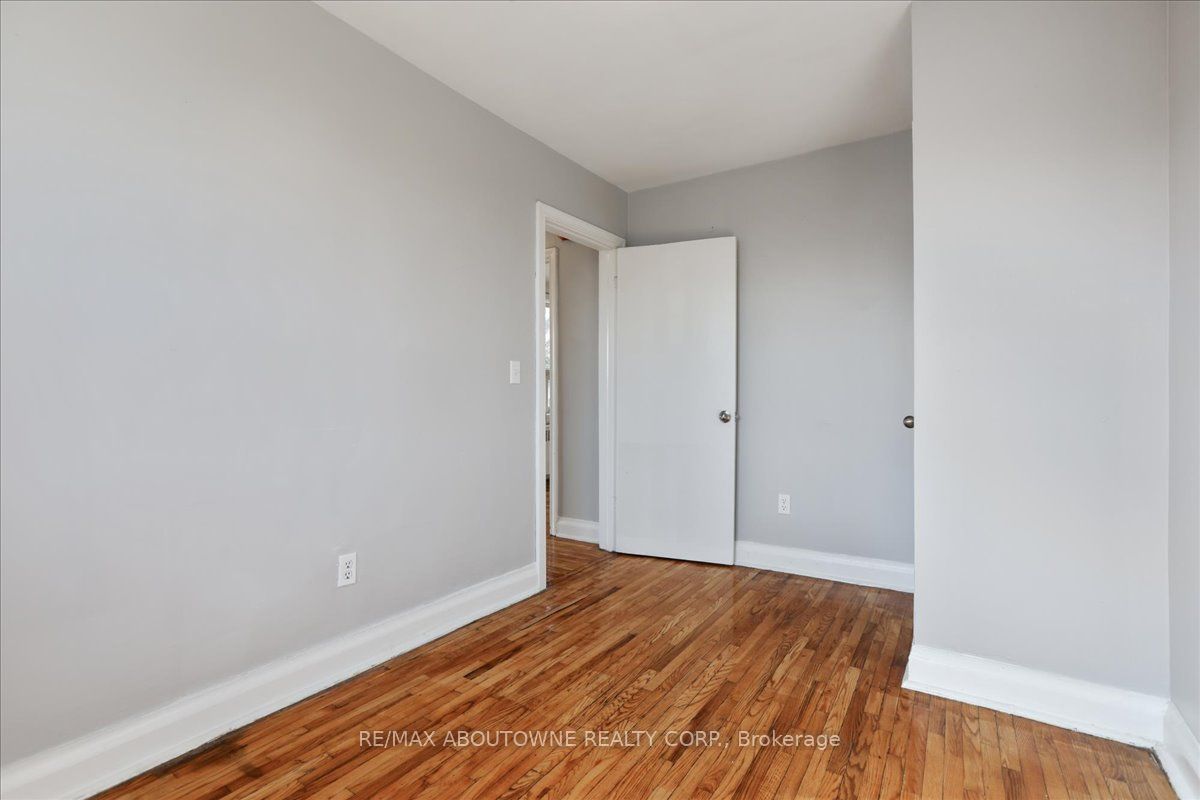 1023 Churchill Ave E 5 Property Photo 17
