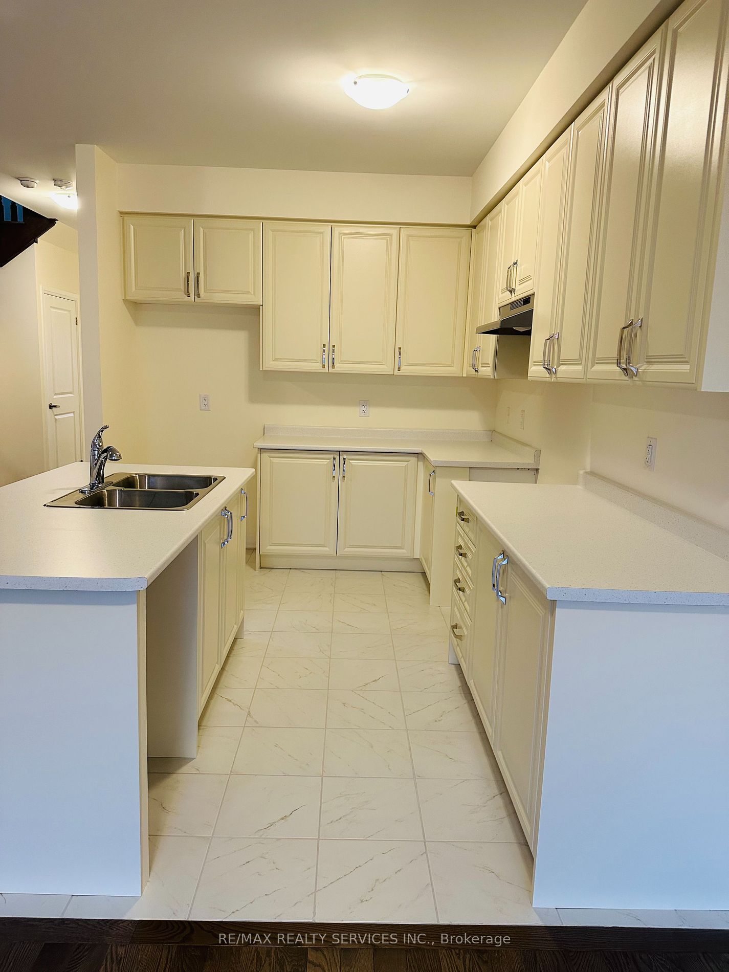 62 Brixham Lane Property Photo 9