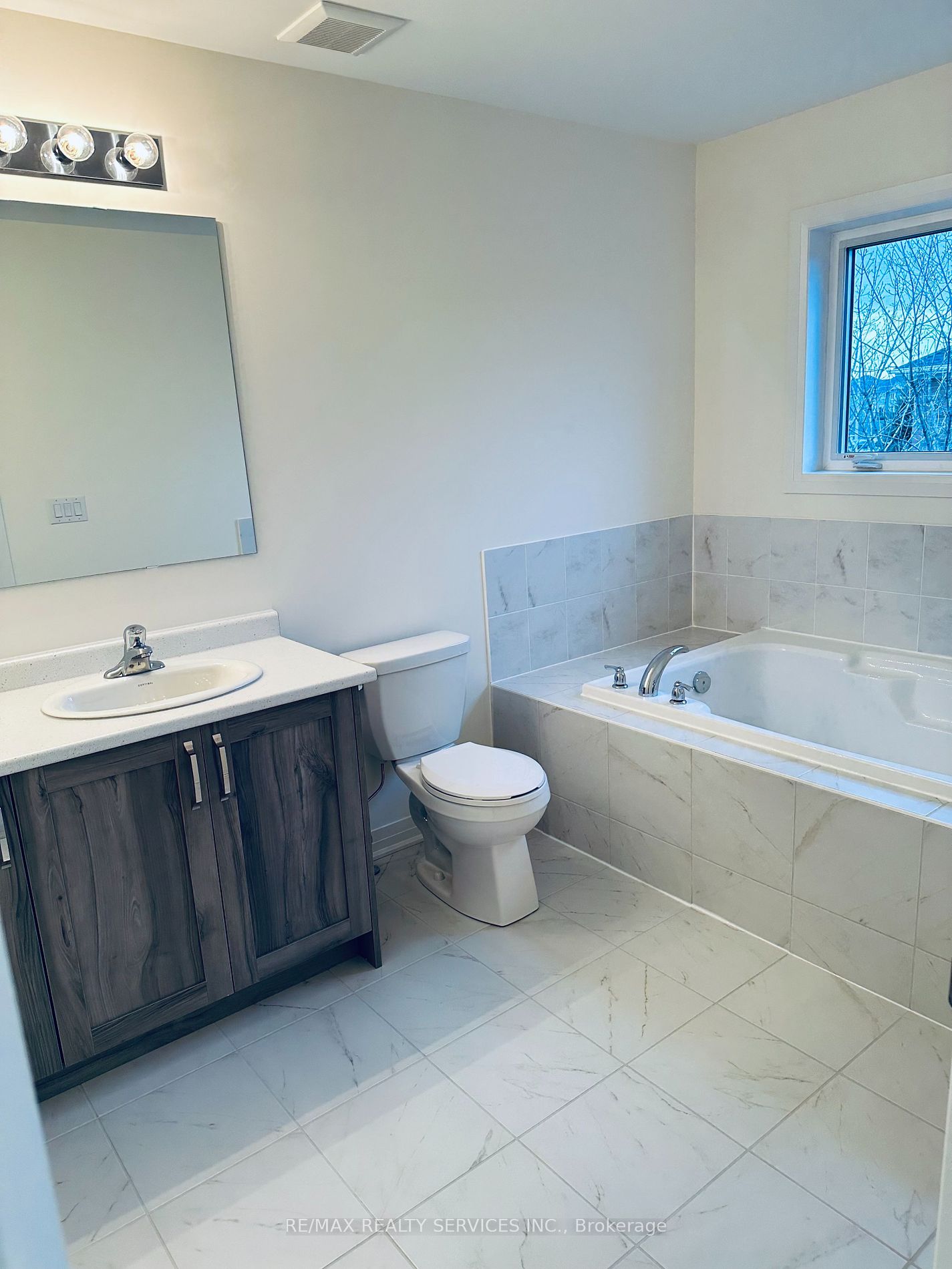 62 Brixham Lane Property Photo 17