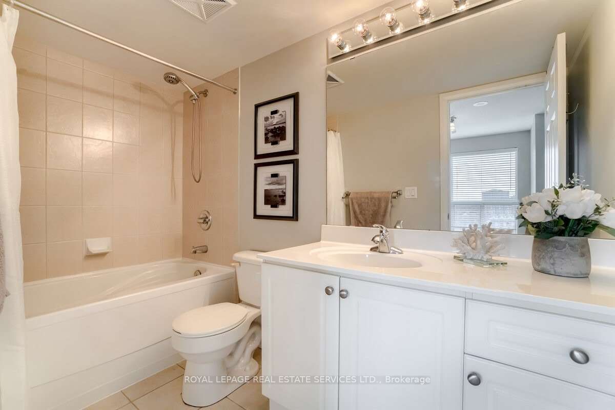 220 Forum Dr 13 Property Photo 16