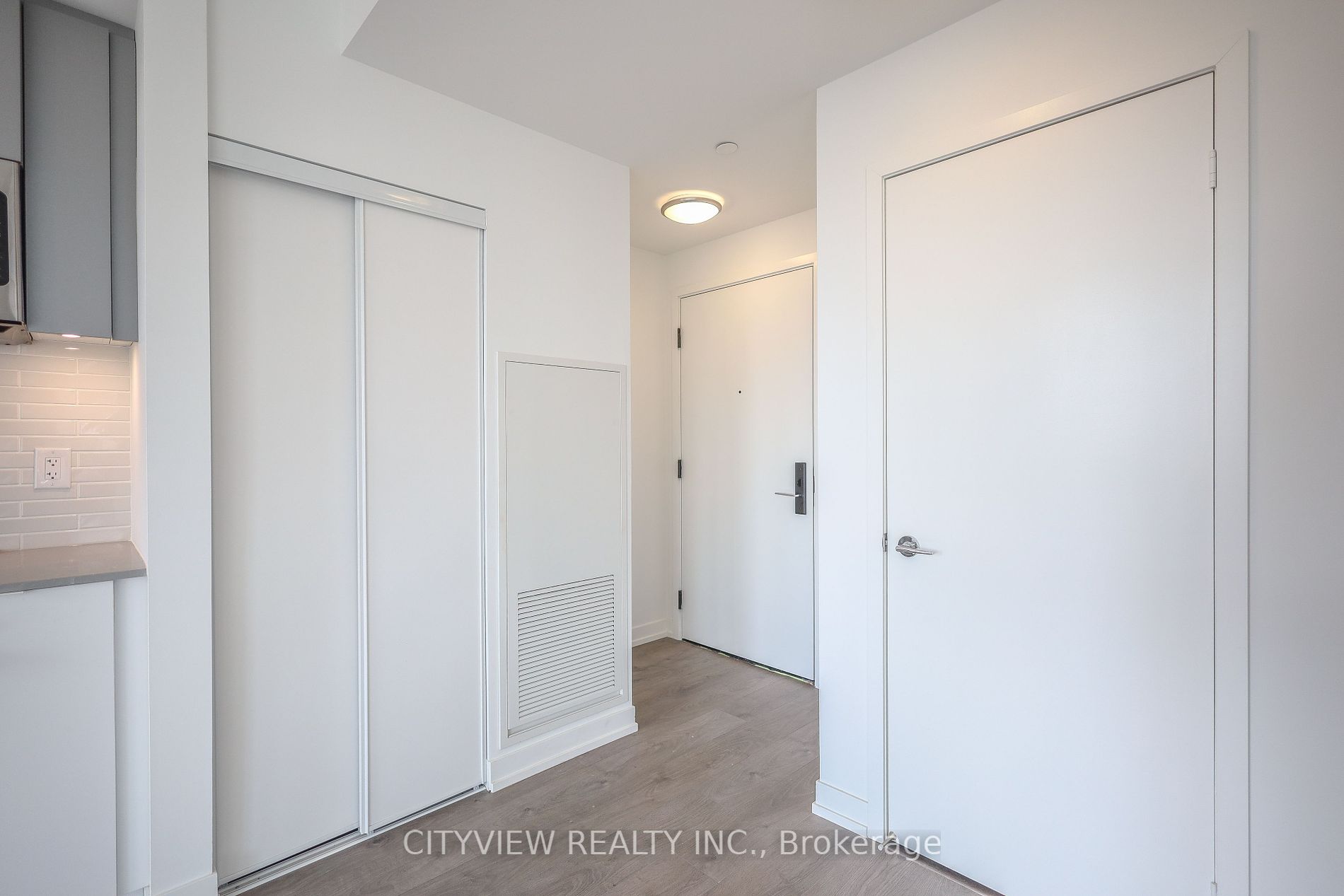 270 Dufferin St 04 Property Photo 4