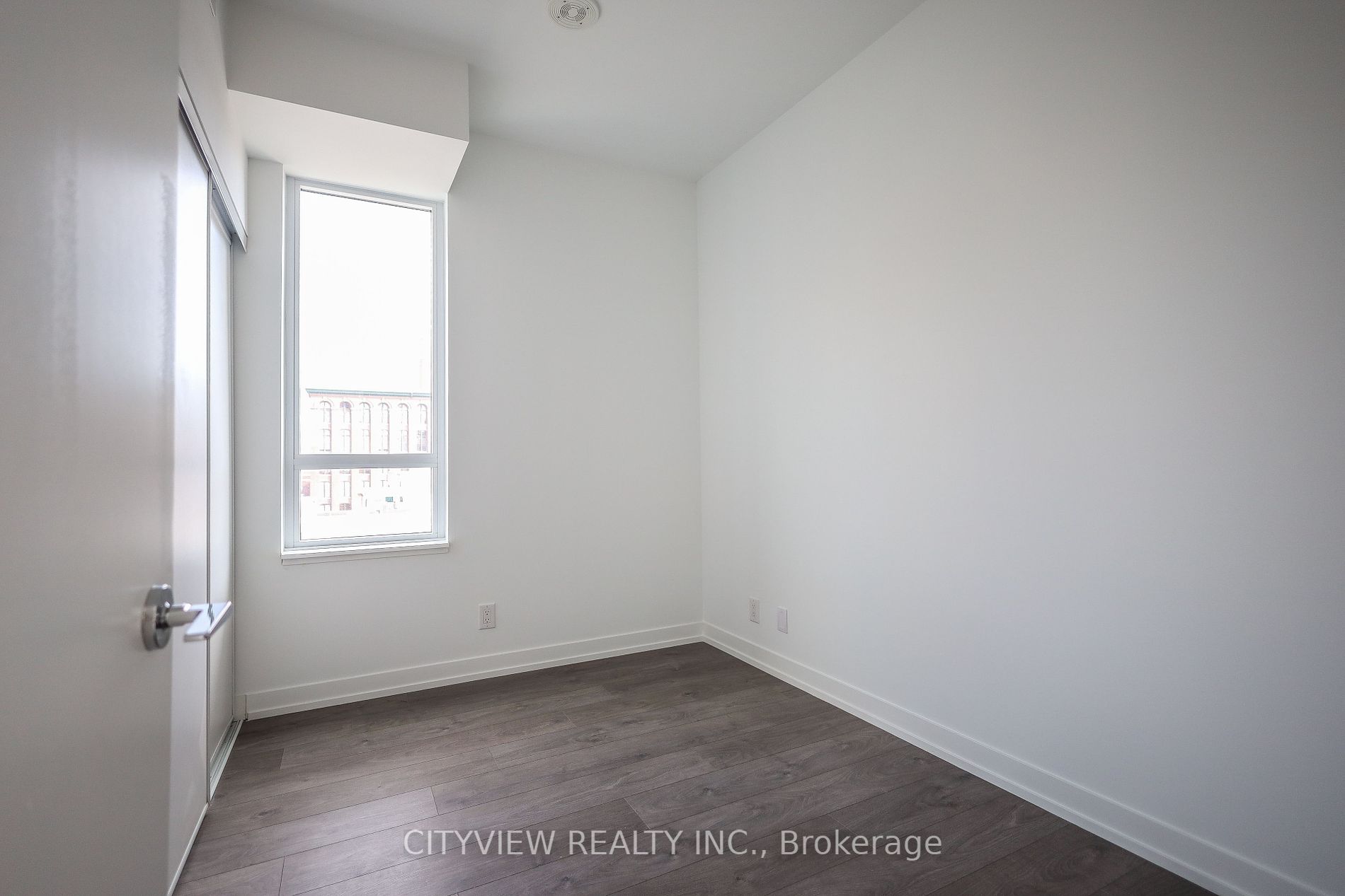 270 Dufferin St 04 Property Photo 17
