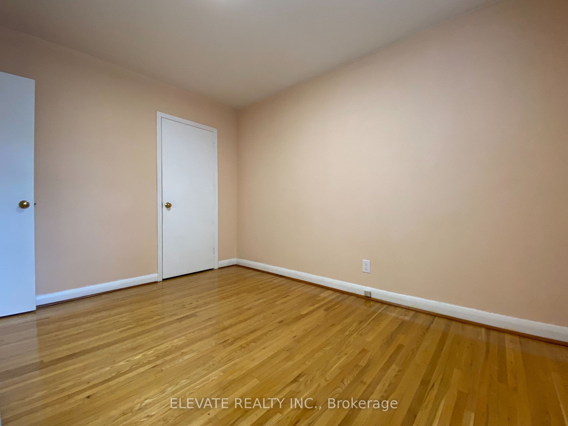 121 Lothian Ave Property Photo 11