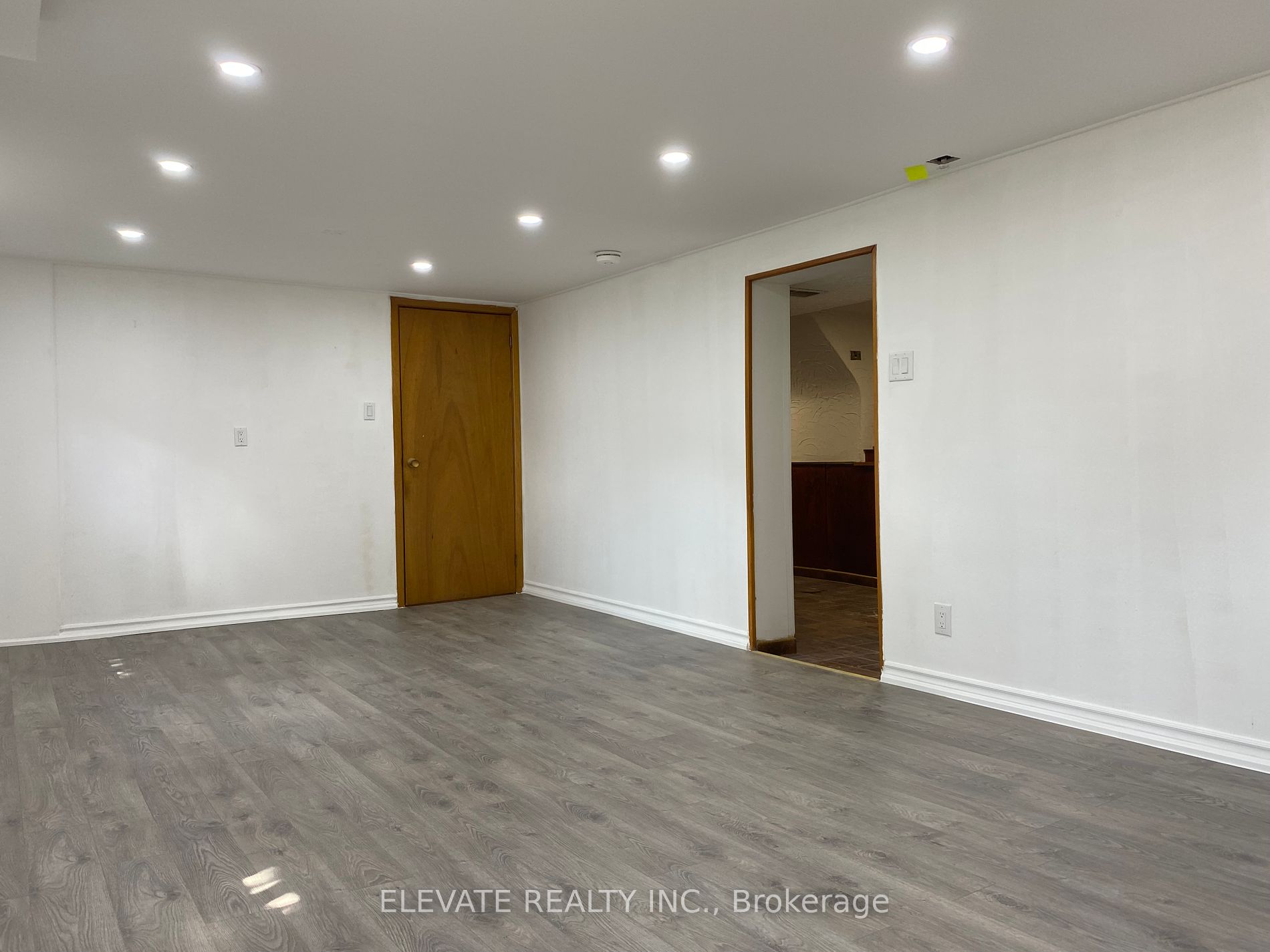 121 Lothian Ave Property Photo 16