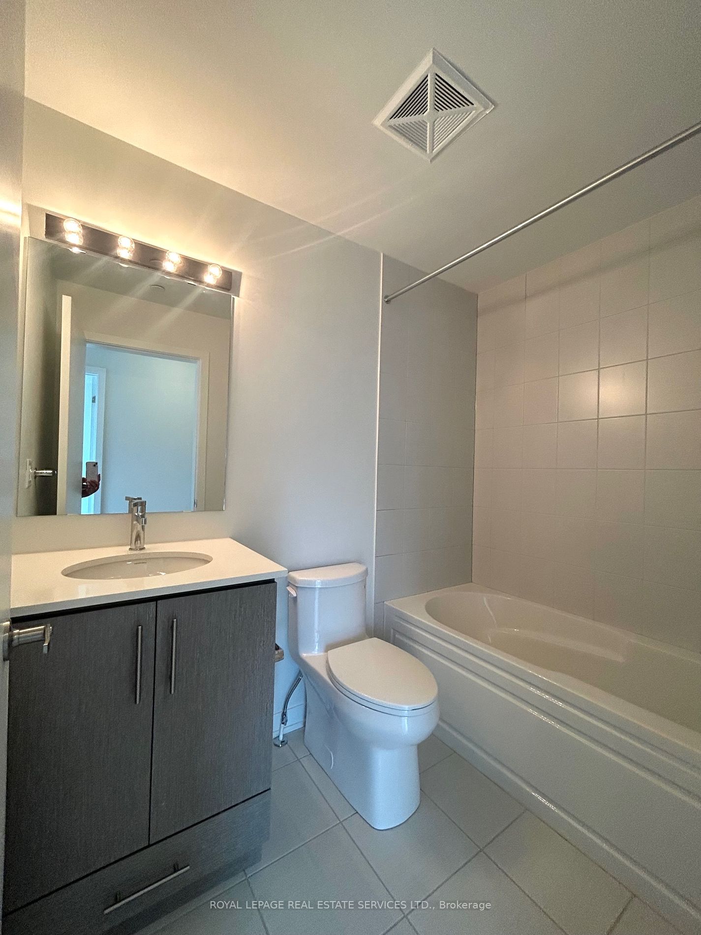 3405 Ridgeway Dr E 18 Property Photo 23