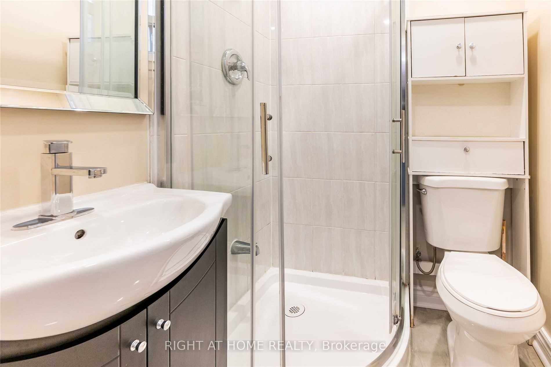 1151 Dufferin St Property Photo 7
