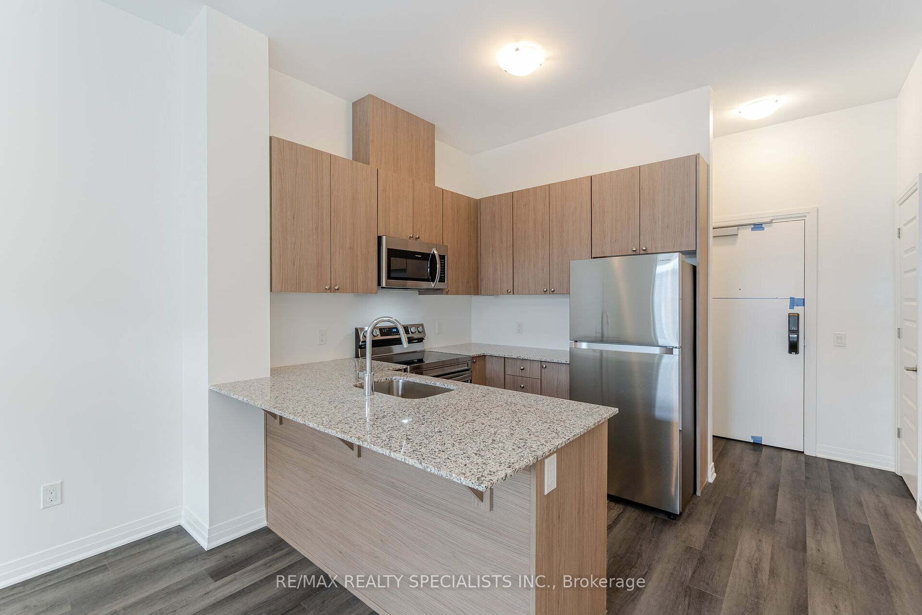 470 Gordon Krantz Ave 604 Property Photo 11