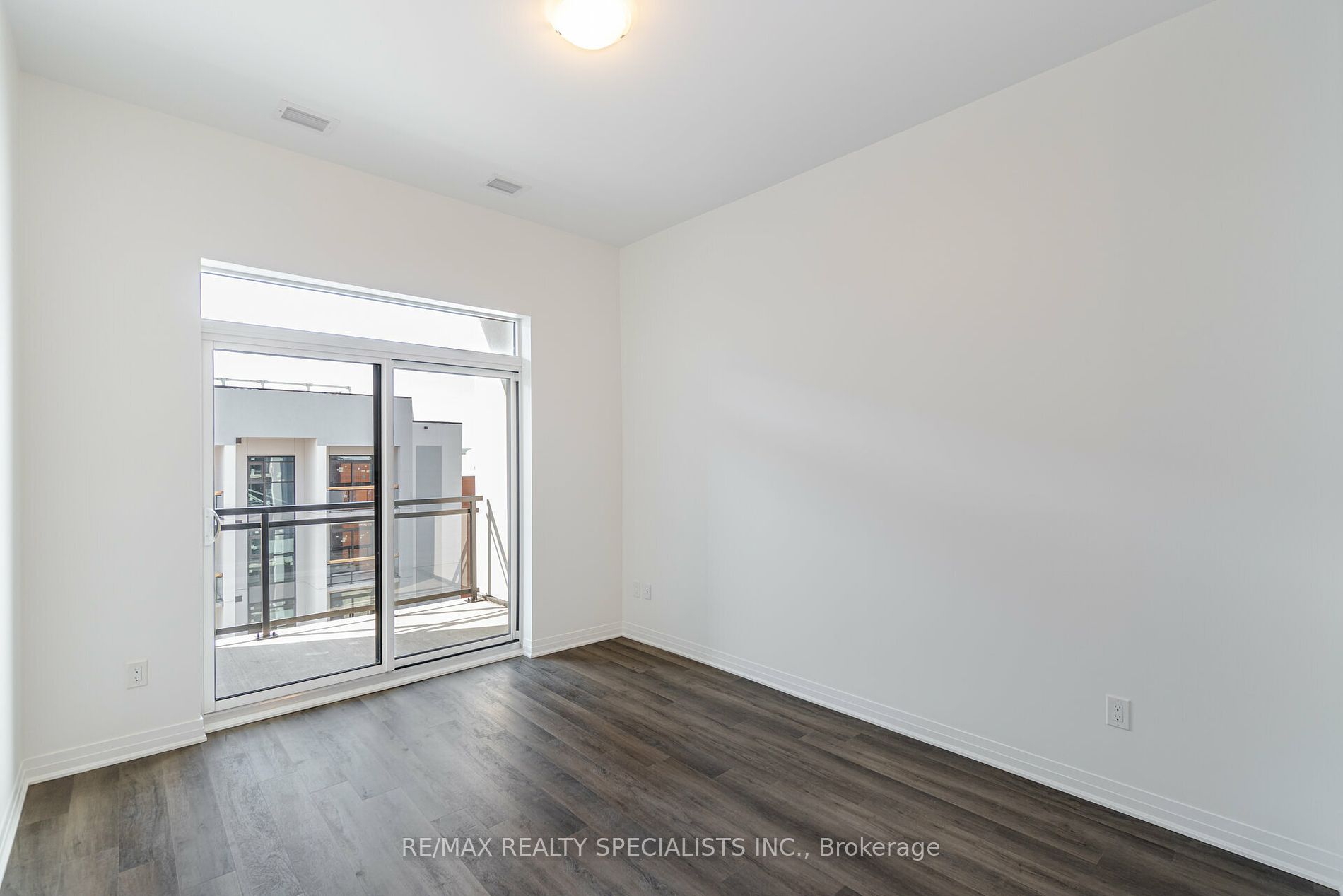 470 Gordon Krantz Ave 604 Property Photo 16