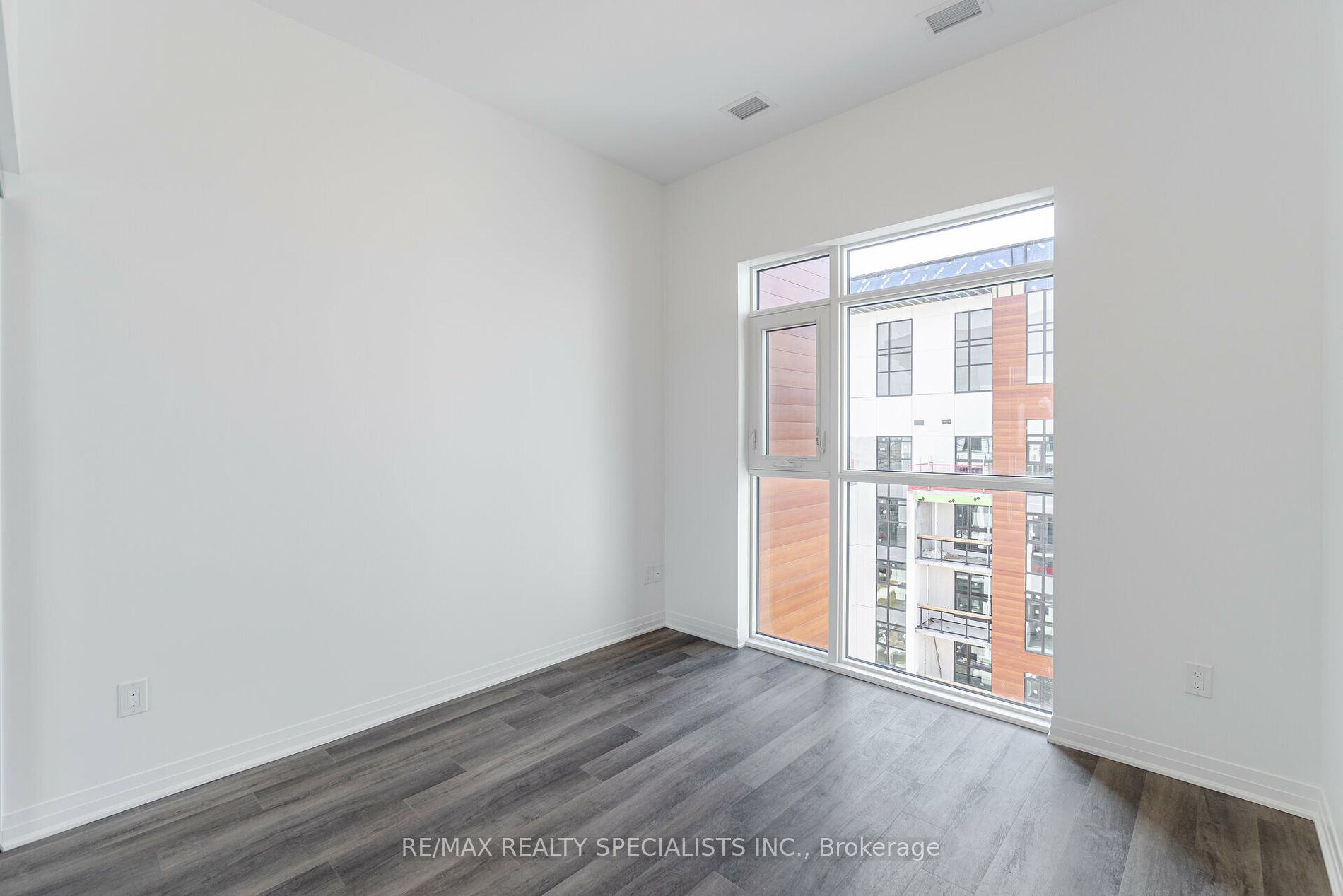 470 Gordon Krantz Ave 604 Property Photo 20