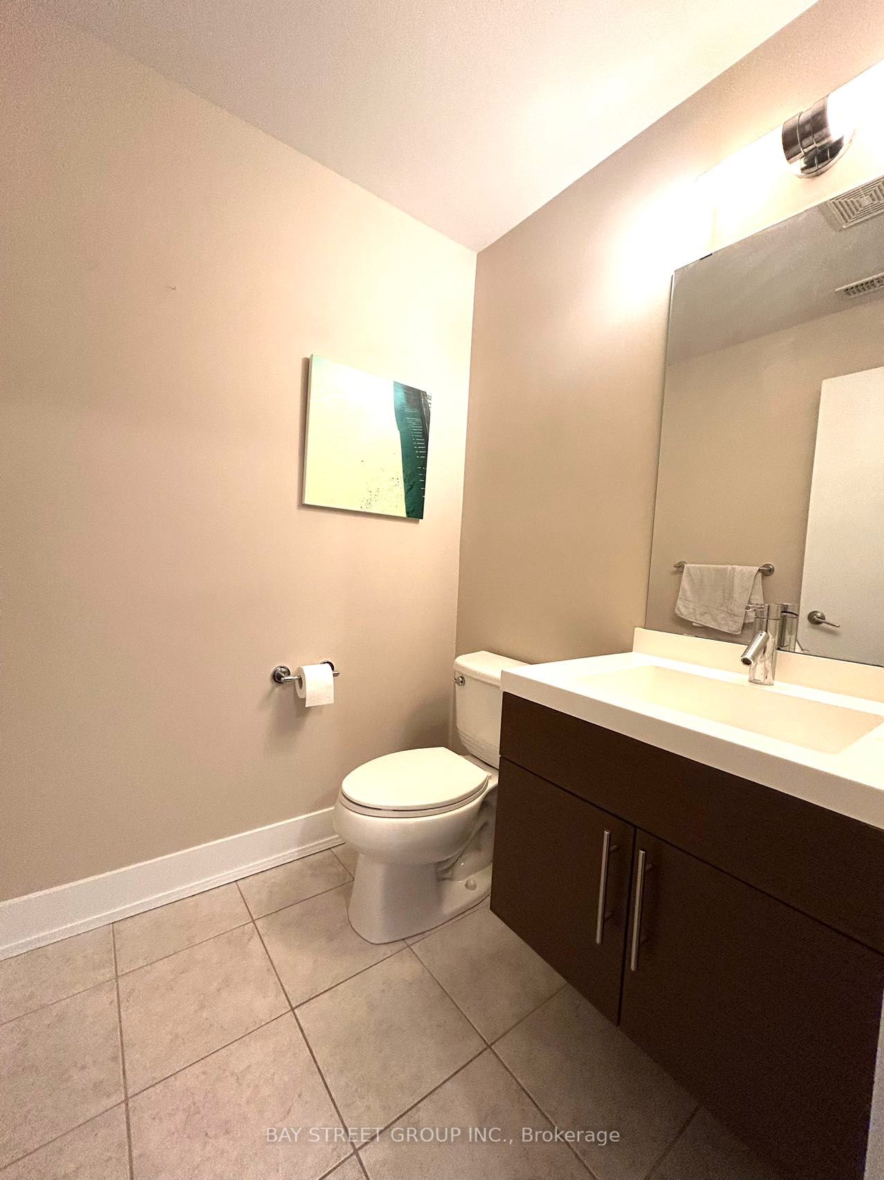 1401 Plains Rd E 18 Property Photo 7