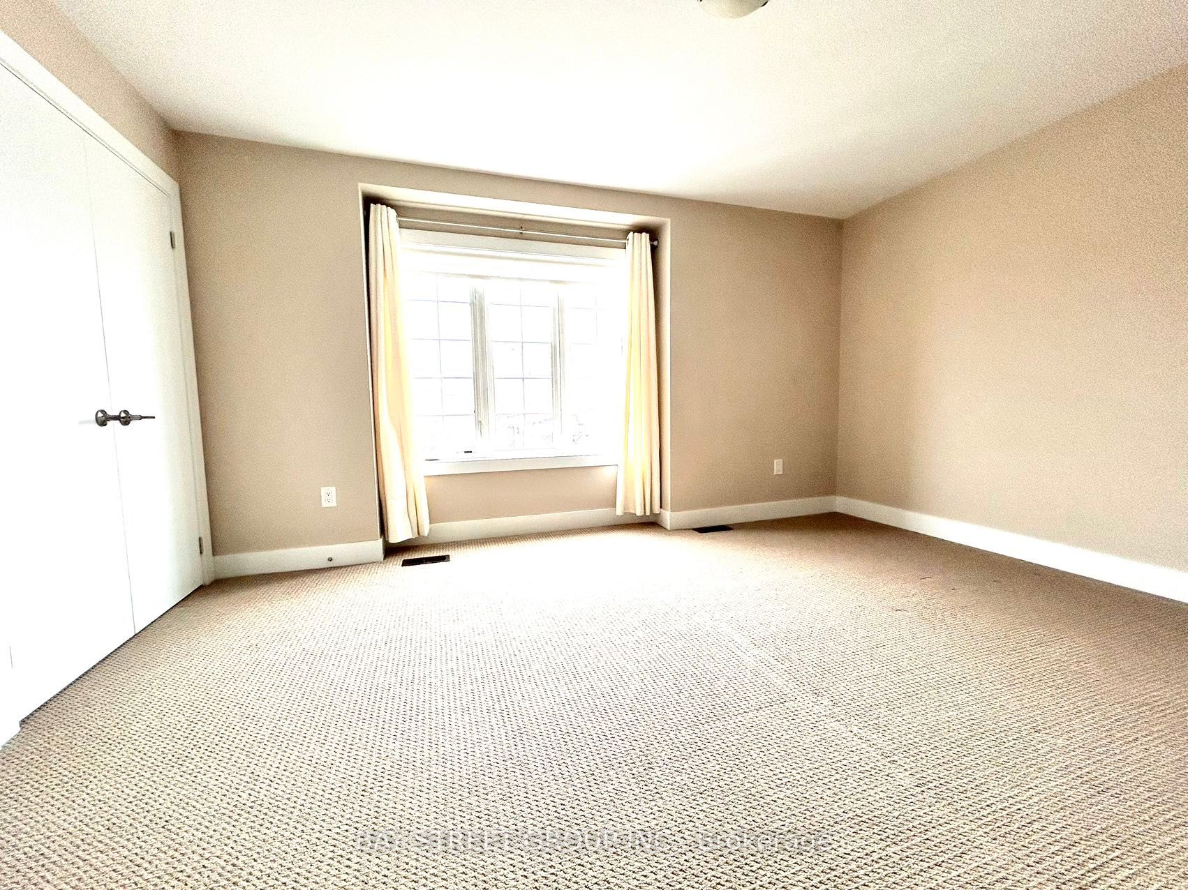 1401 Plains Rd E 18 Property Photo 12