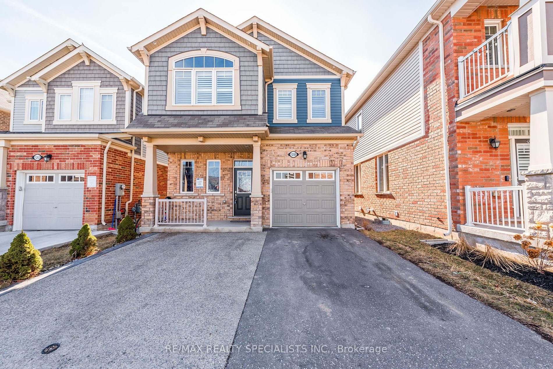 1258 Duignan Cres Property Photo 2