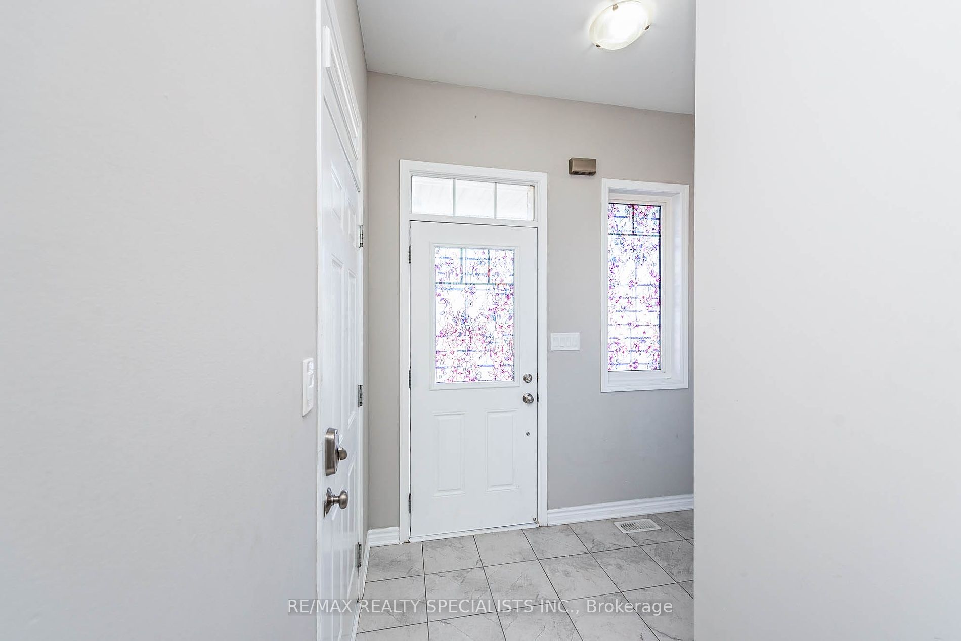 1258 Duignan Cres Property Photo 4