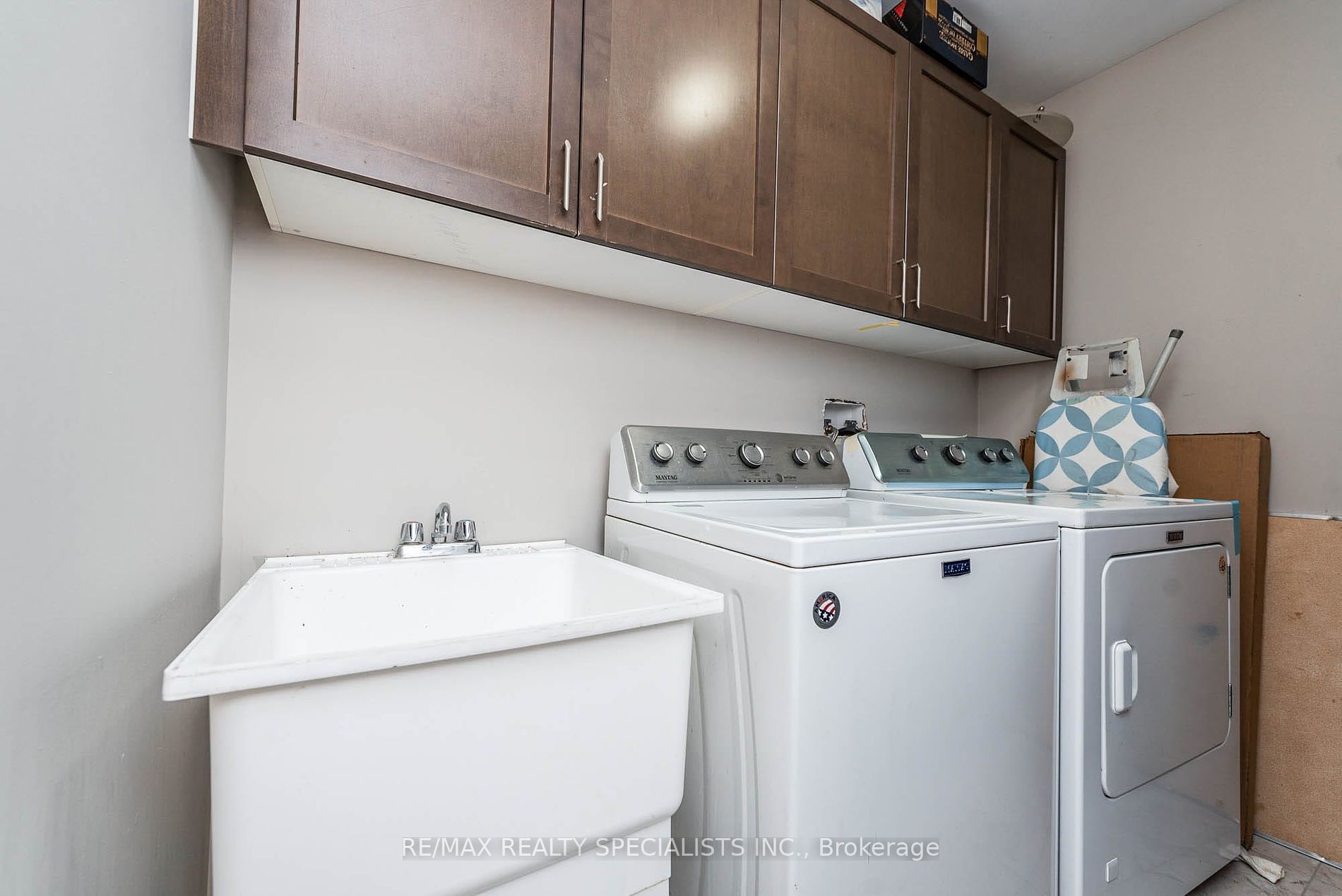 1258 Duignan Cres Property Photo 24