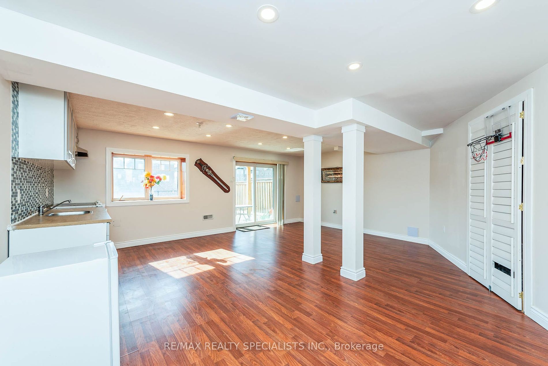1258 Duignan Cres Property Photo 33