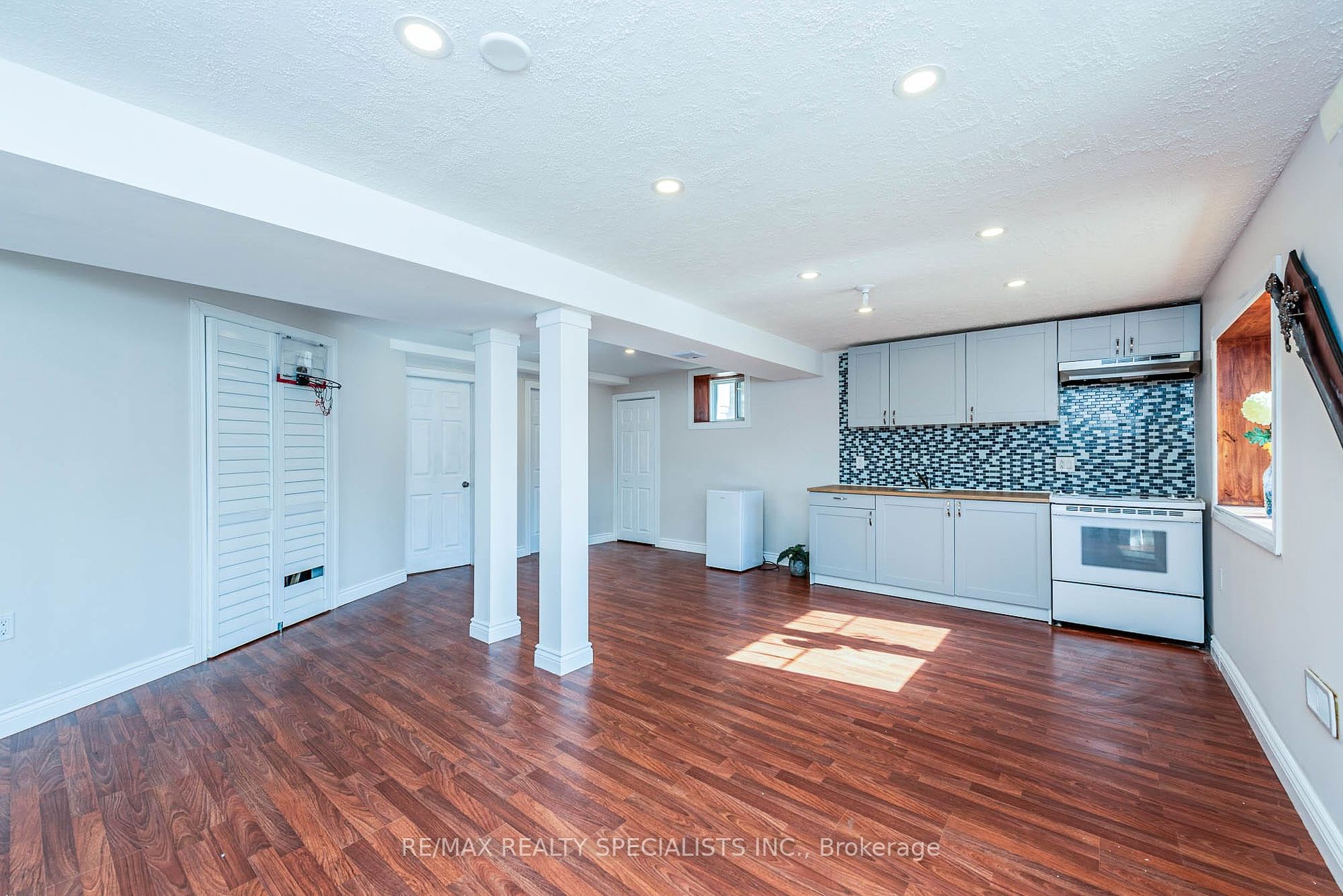 1258 Duignan Cres Property Photo 34