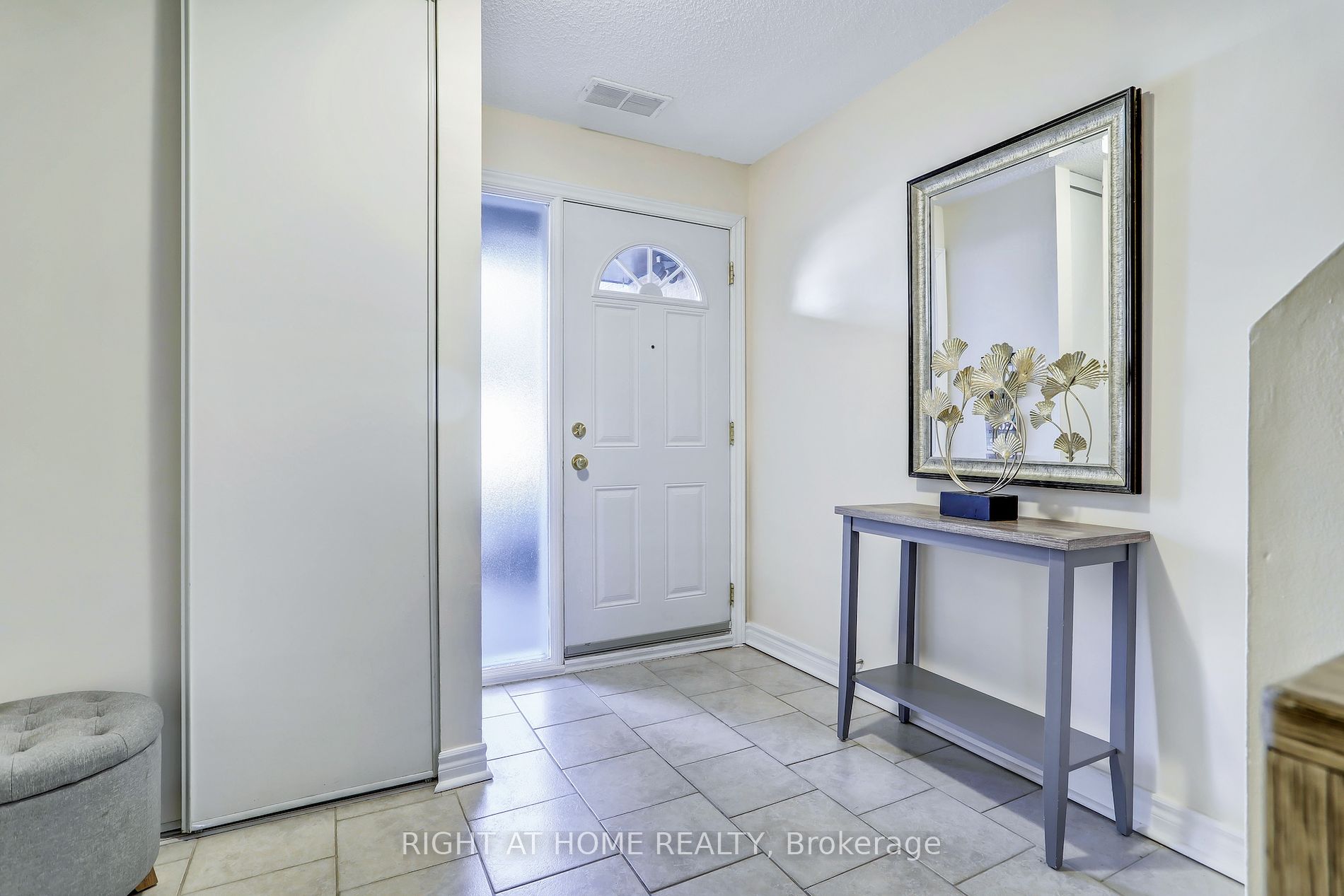 1051 Cedarglen Gate 27 Property Photo 1