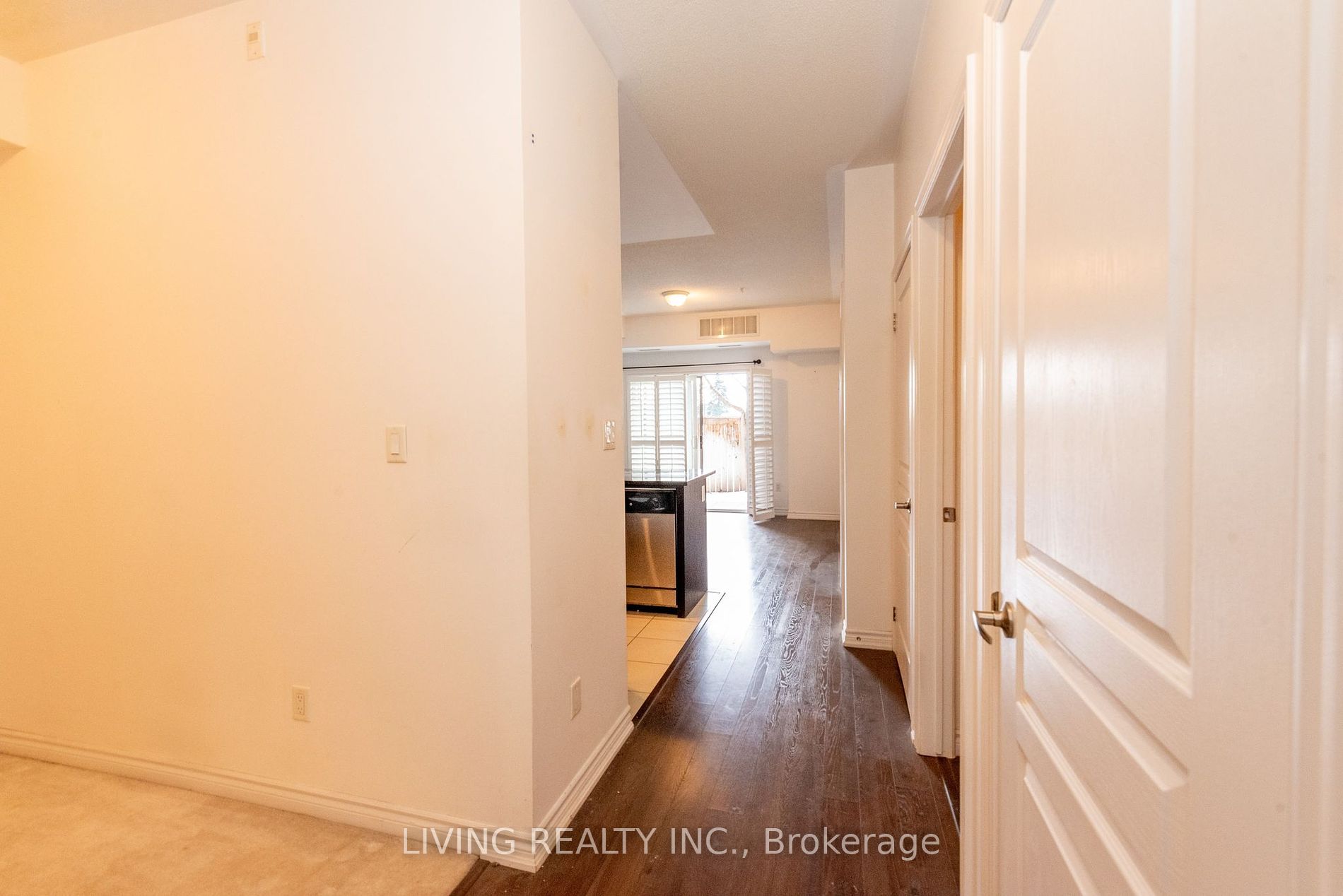 570 Lolita Gdns E 143 Property Photo 2